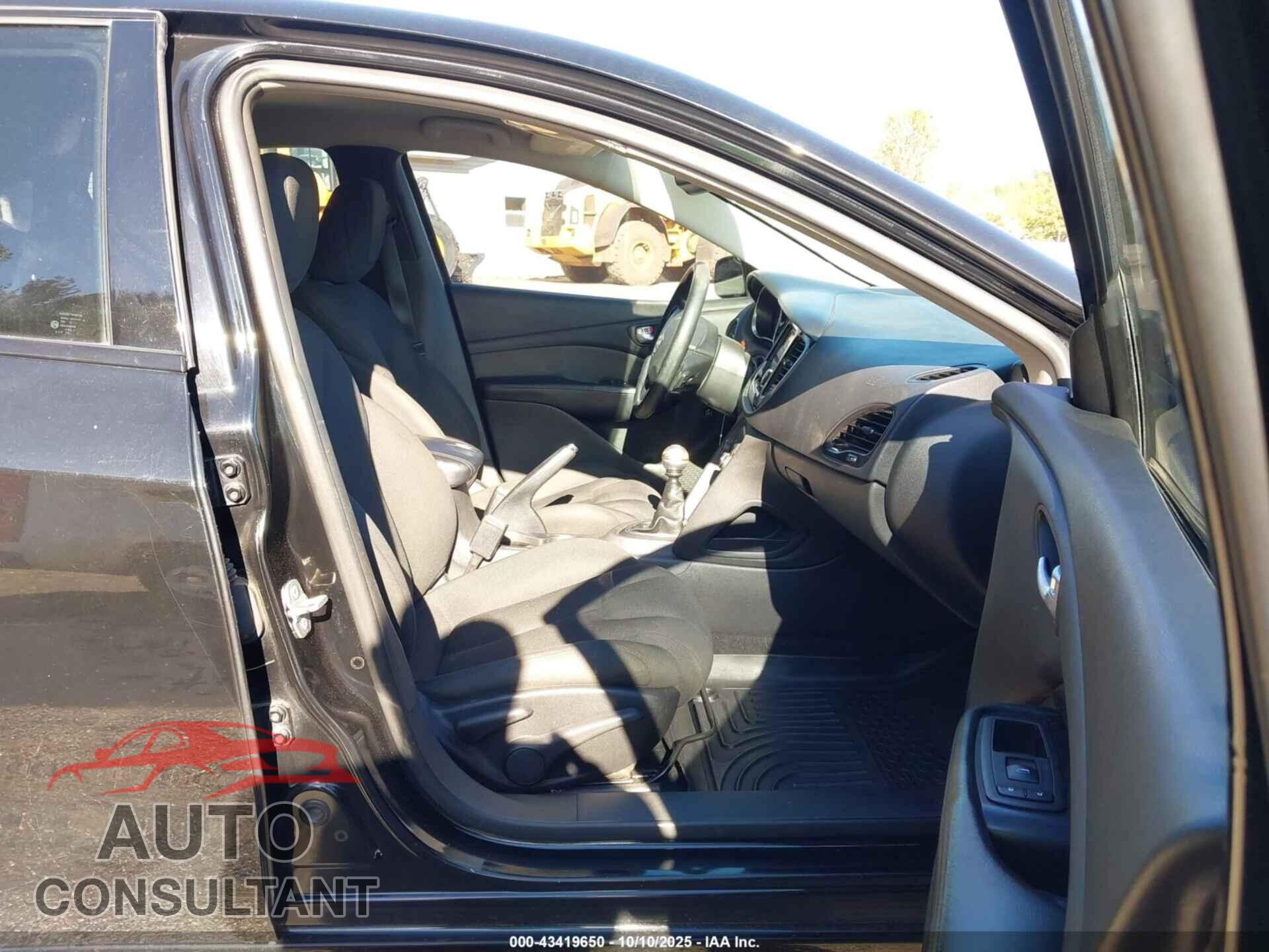 DODGE DART 2013 - 1C3CDFAA8DD338292