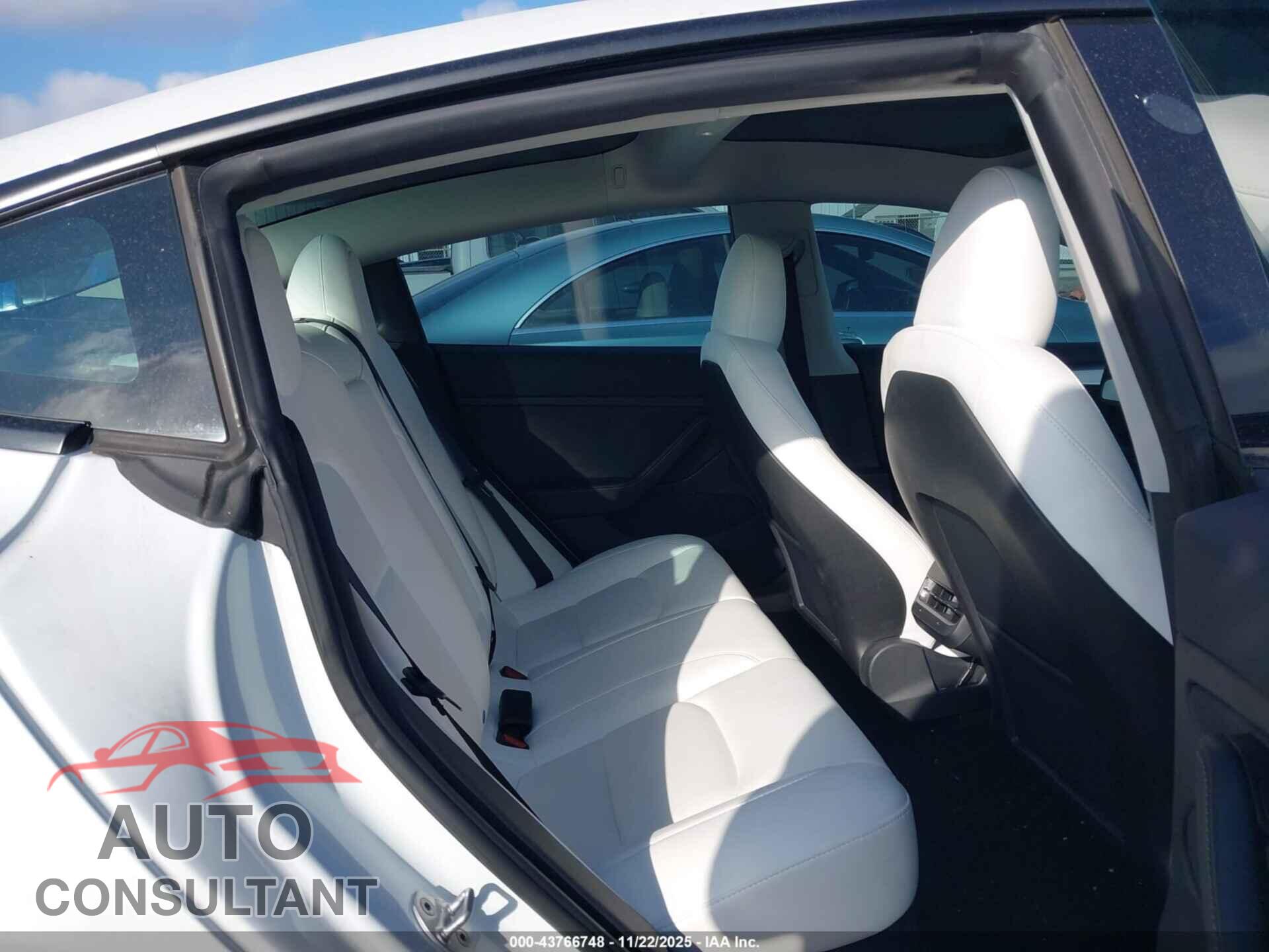 TESLA MODEL 3 2023 - 5YJ3E1EA0PF488576
