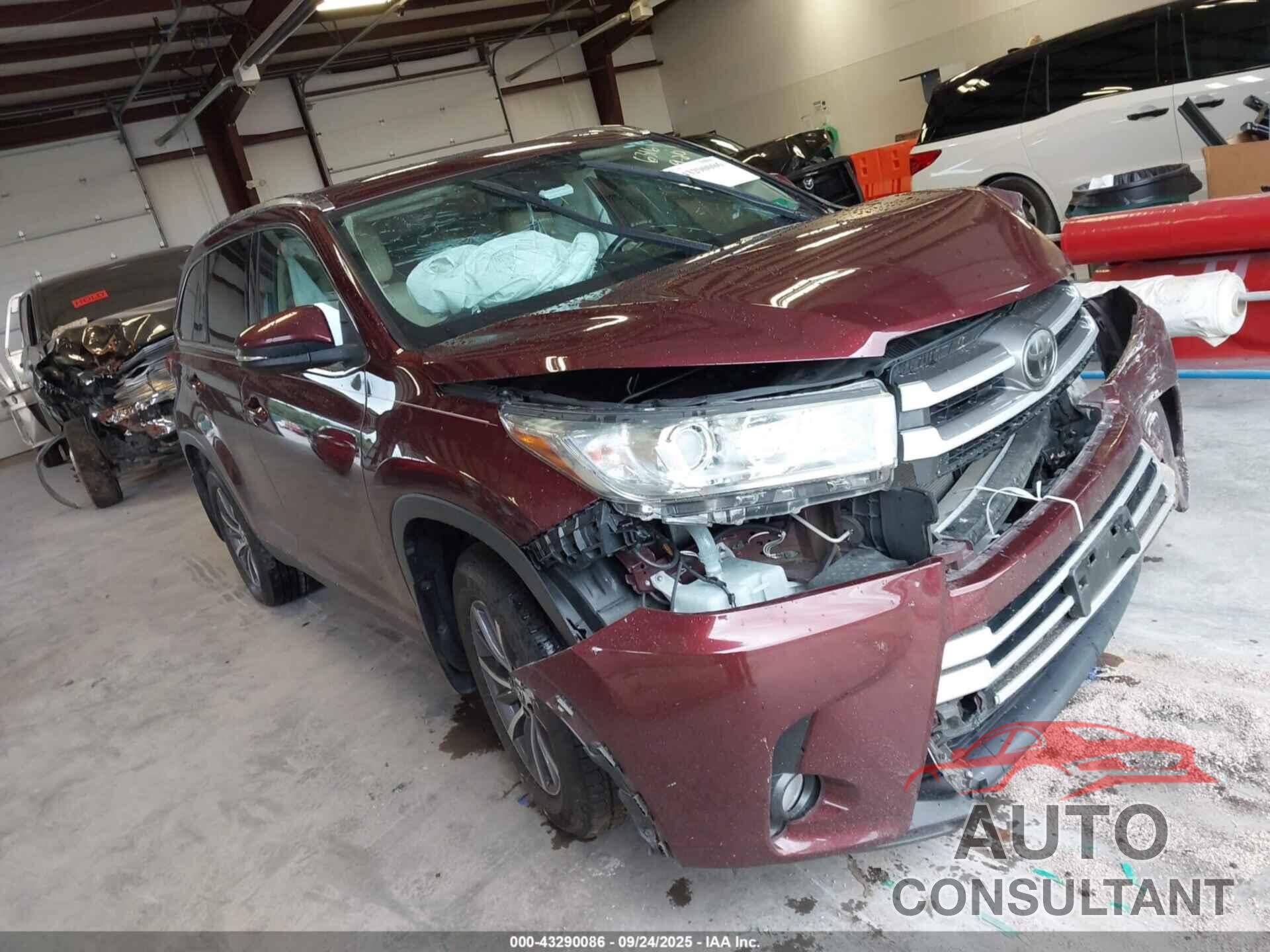 TOYOTA HIGHLANDER 2019 - 5TDJZRFHXKS936316