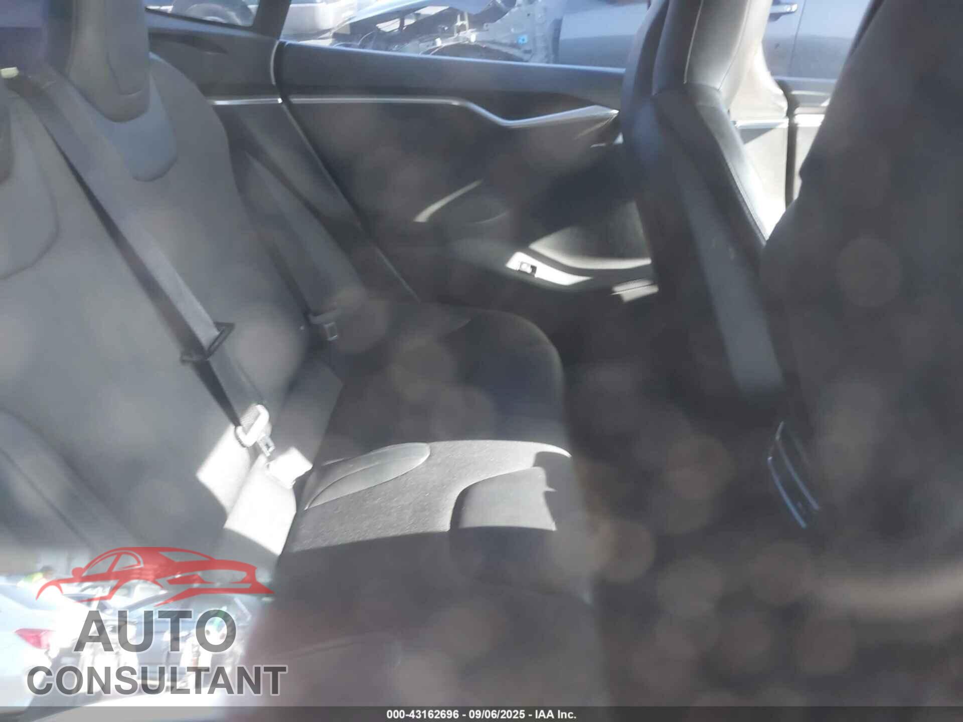 TESLA MODEL S 2015 - 5YJSA1S26FF097452