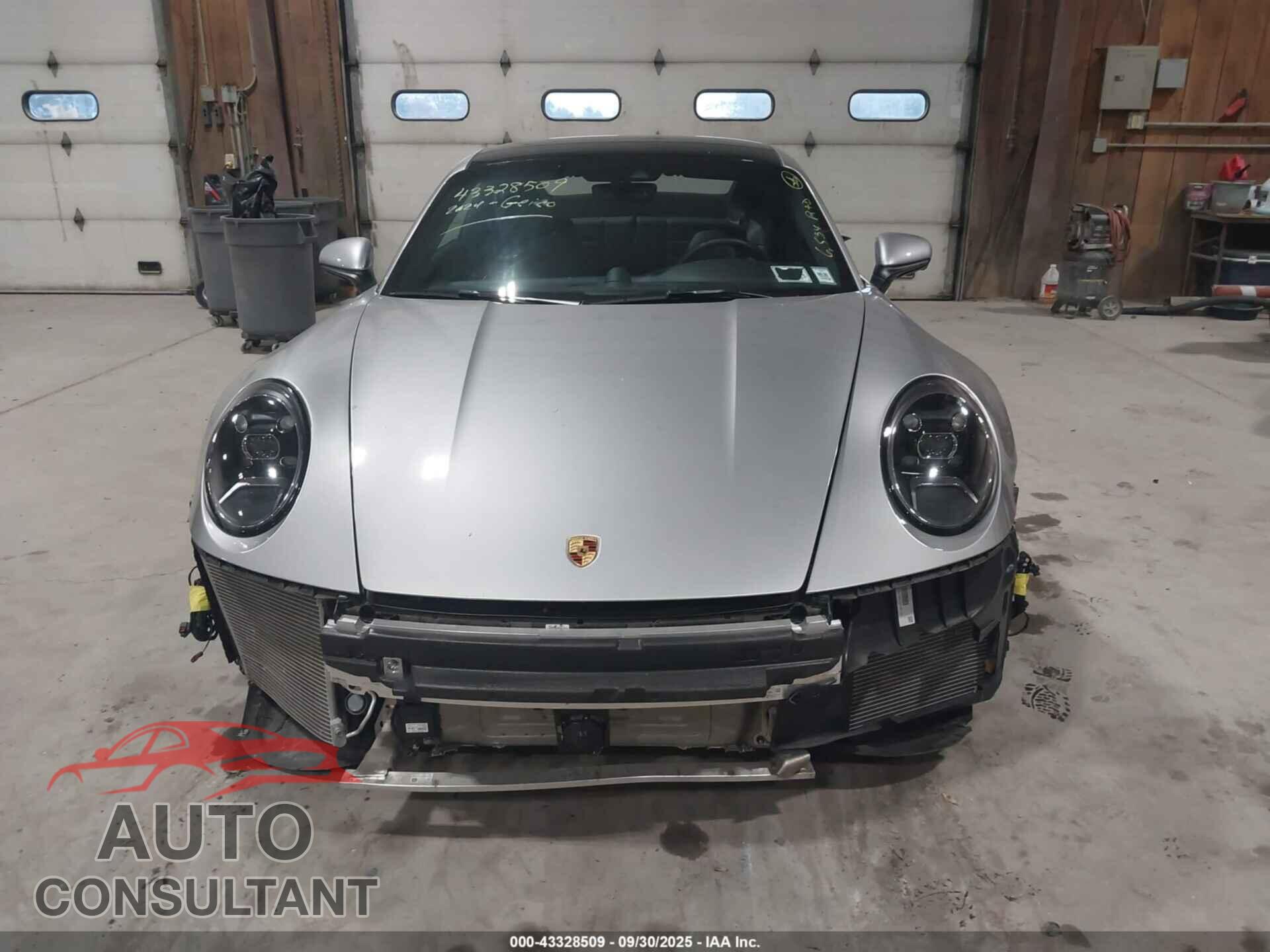 PORSCHE 911 2024 - WP0AA2A93RS207641