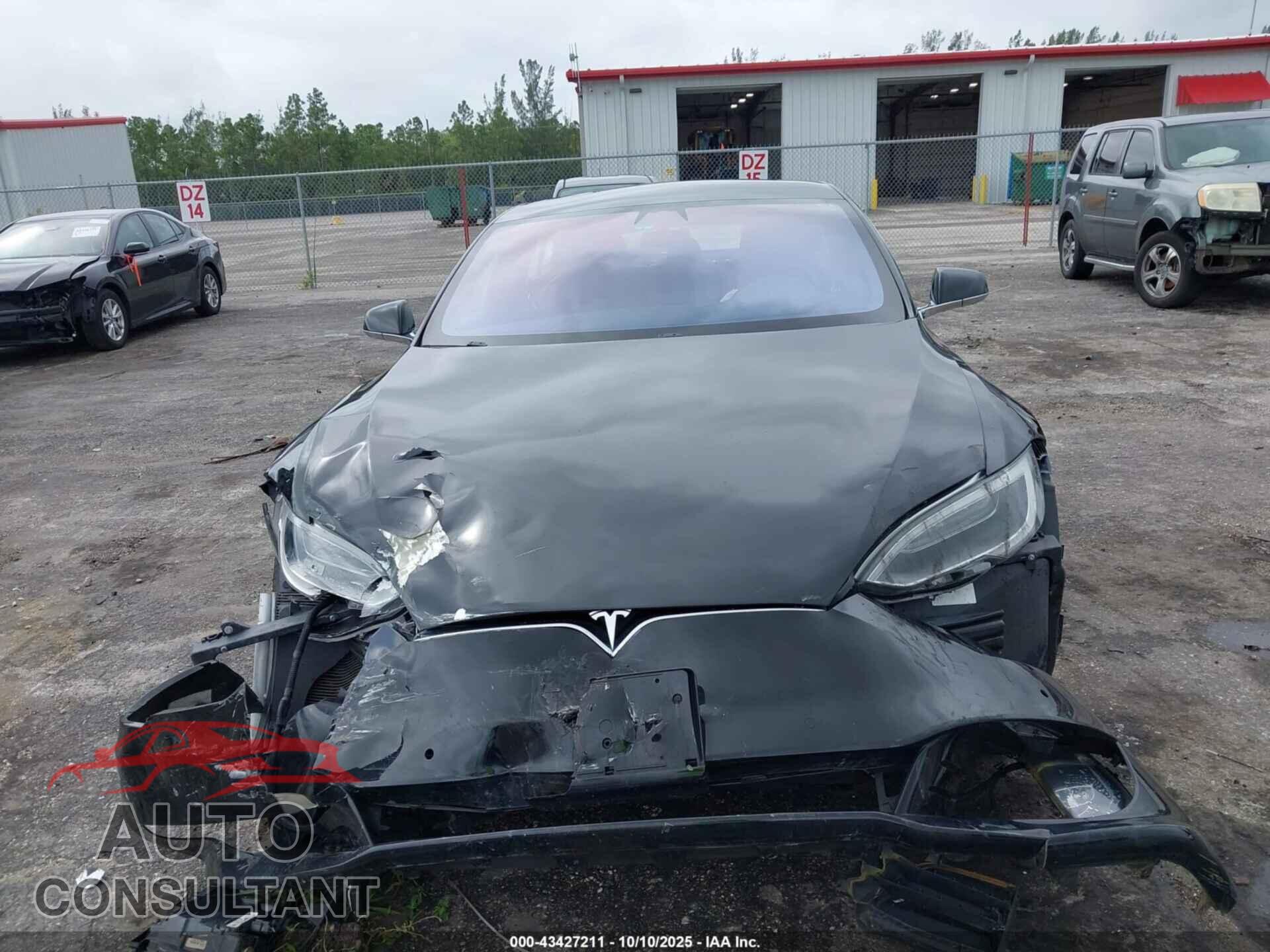TESLA MODEL S 2017 - 5YJSA1E25HF215795