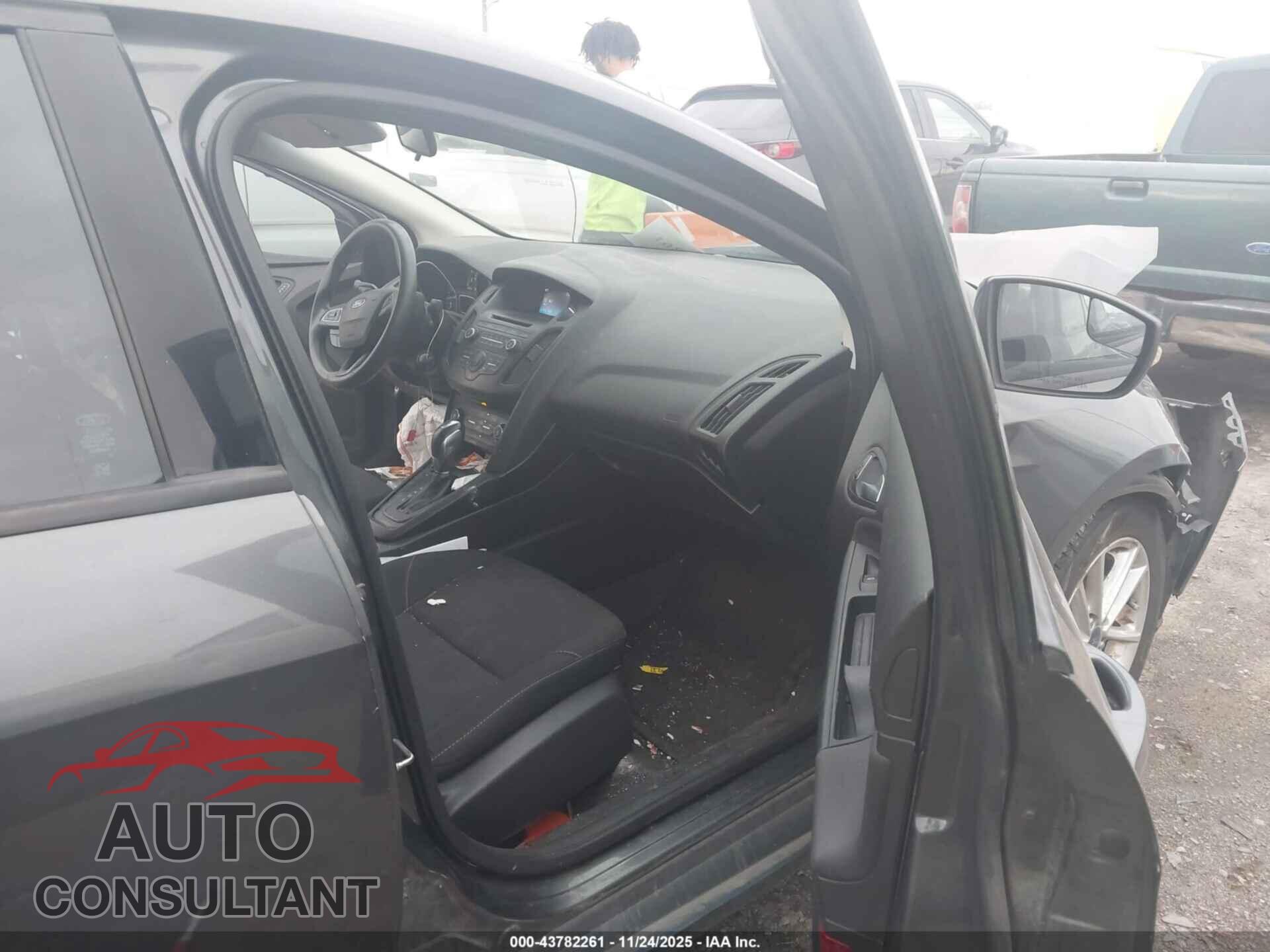 FORD FOCUS 2016 - 1FADP3F23GL400690