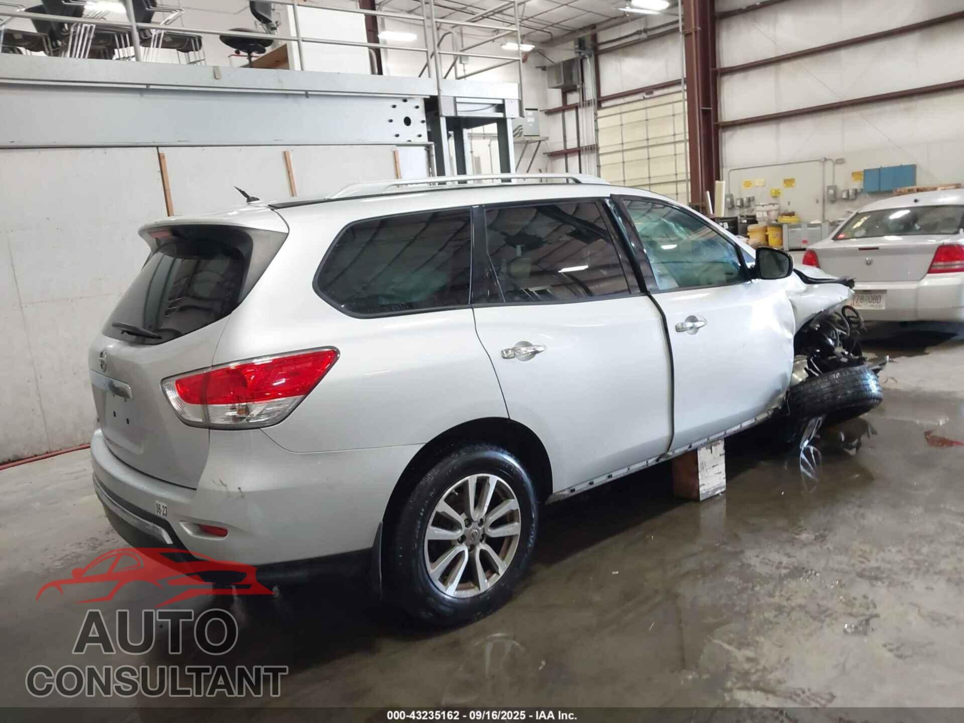 NISSAN PATHFINDER 2015 - 5N1AR2MN8FC722394