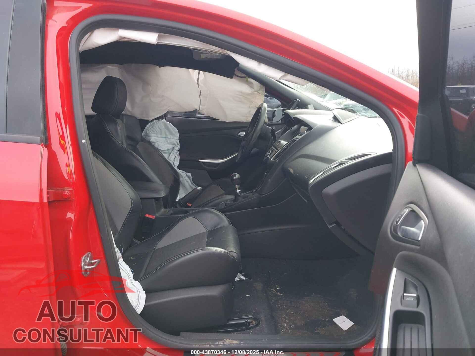 FORD FOCUS 2017 - 1FADP3L95HL338700