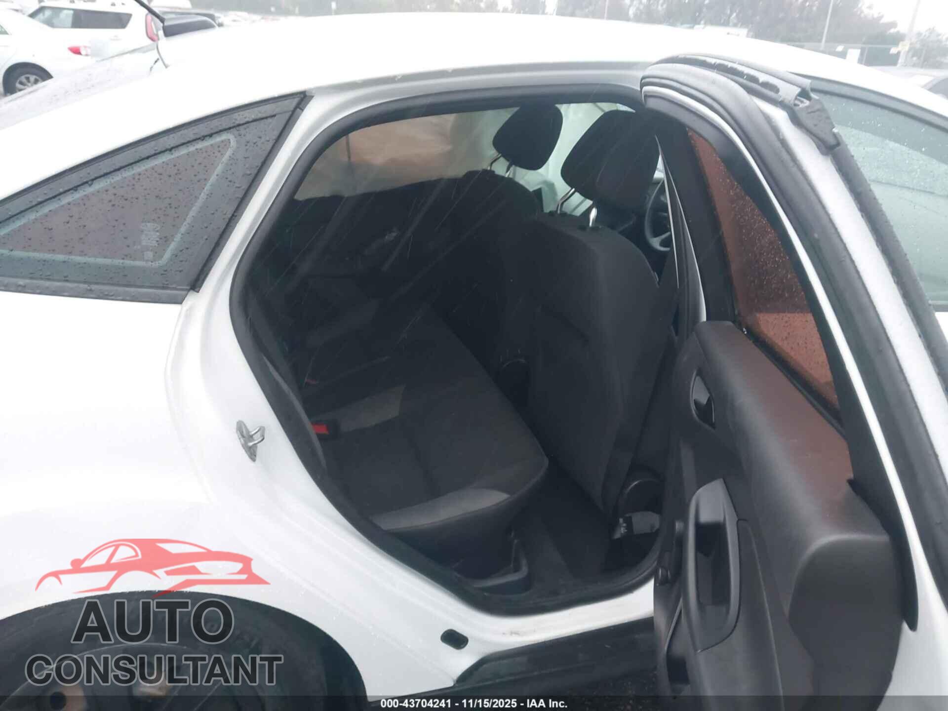 FORD FOCUS 2014 - 1FADP3E20EL198440