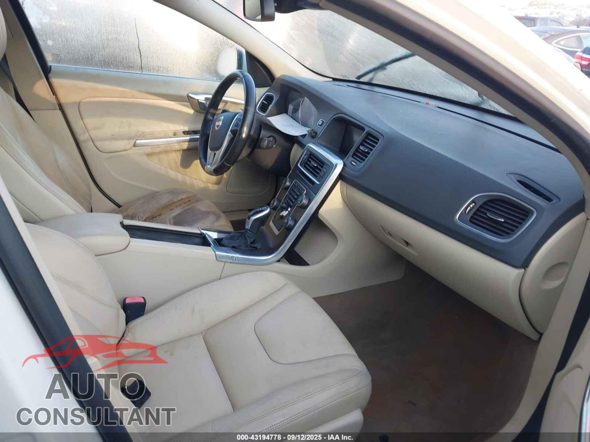 VOLVO S60 2014 - YV1612FS2E2277458