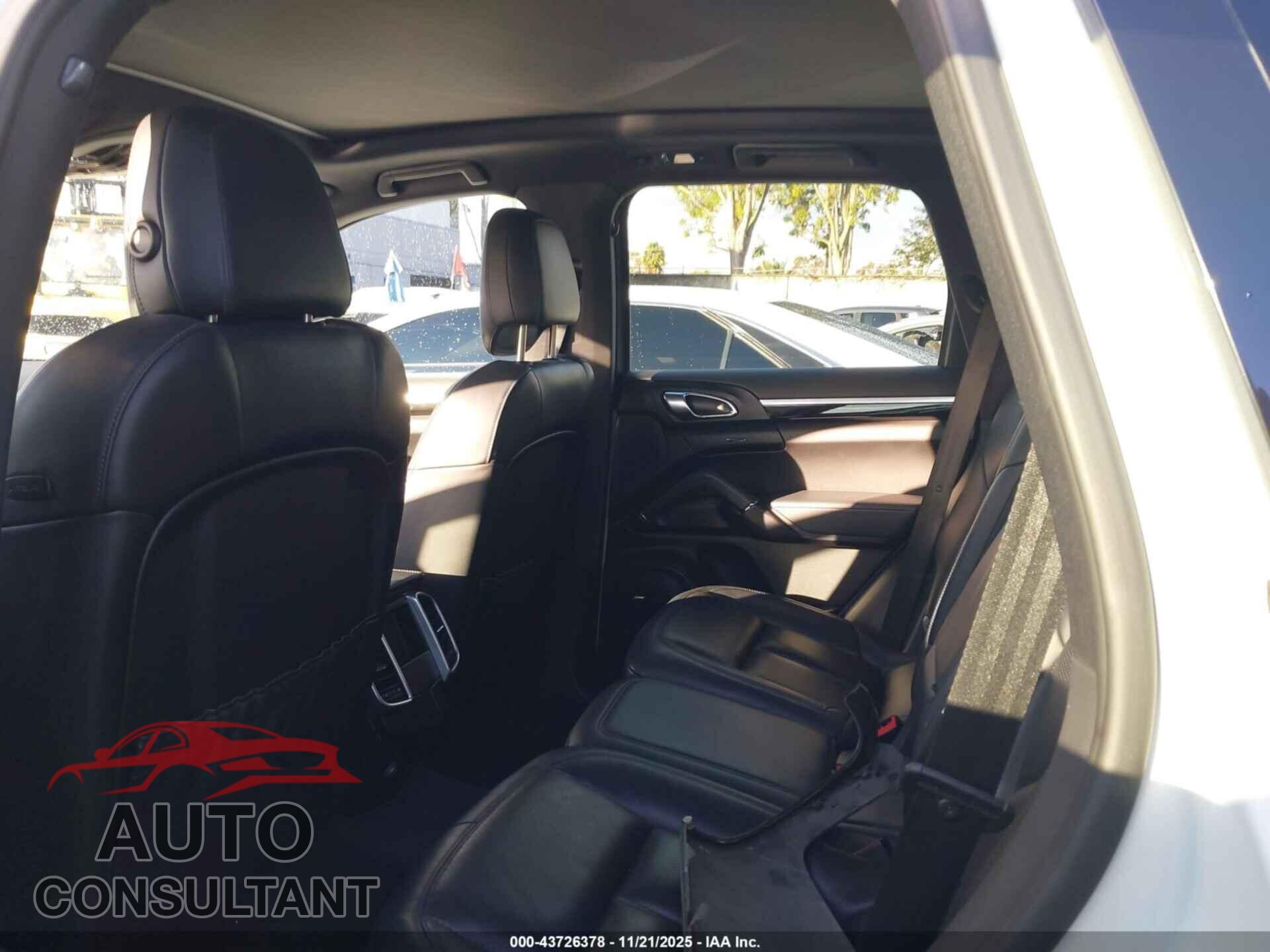PORSCHE CAYENNE 2016 - WP1AA2A25GLA03058