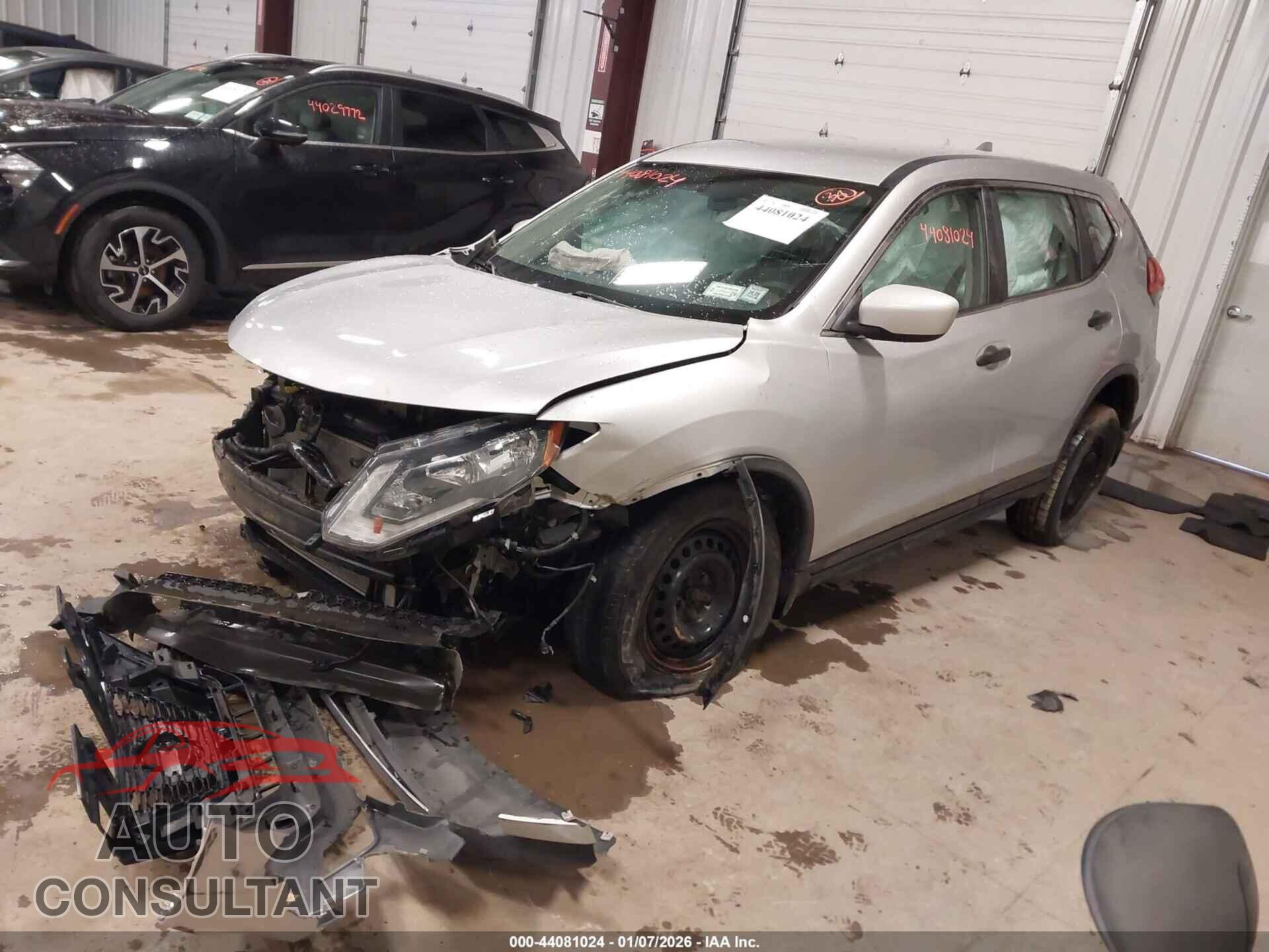 NISSAN ROGUE 2017 - KNMAT2MV7HP501046