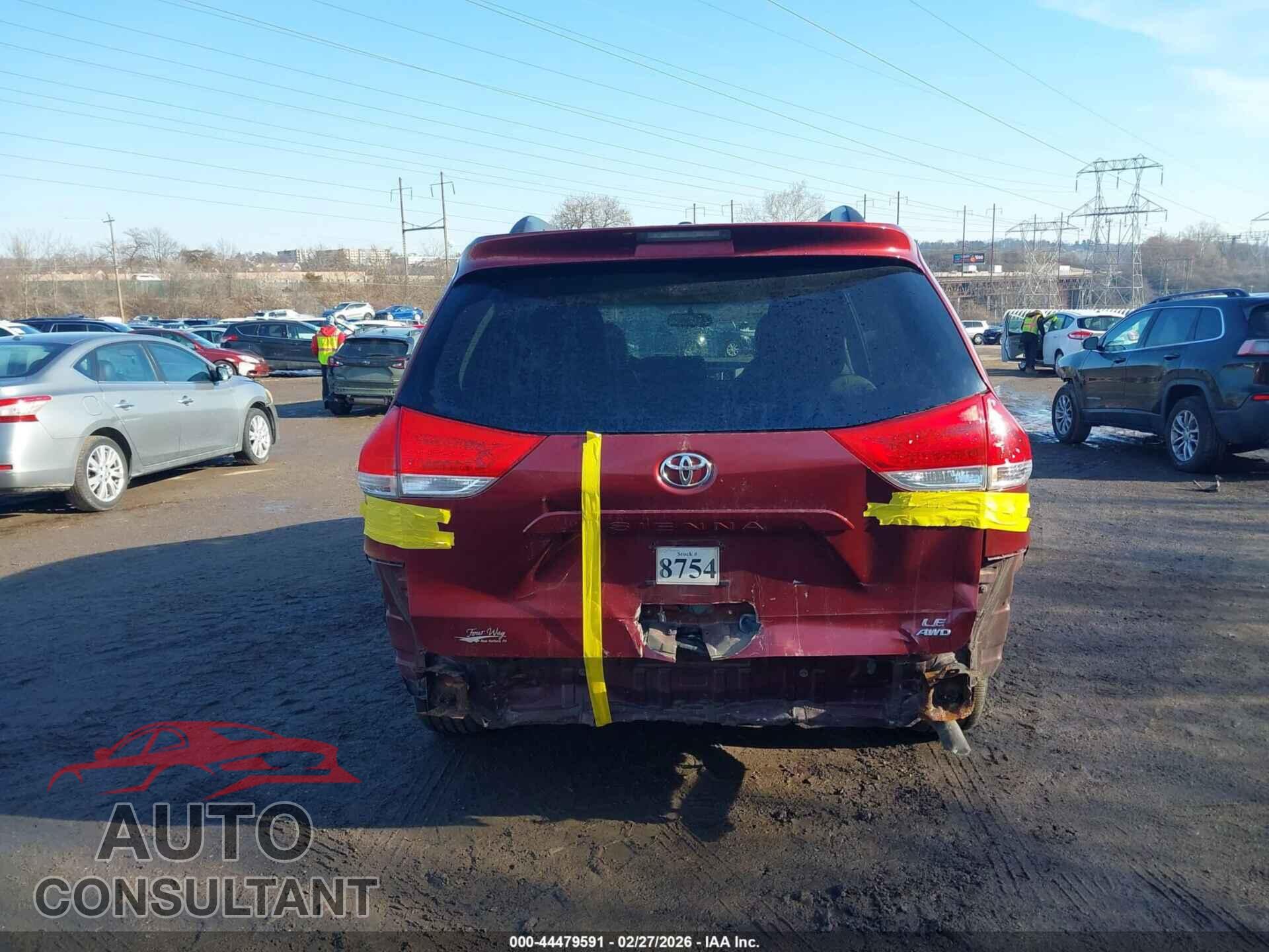 TOYOTA SIENNA 2013 - 5TDJK3DC8DS049843