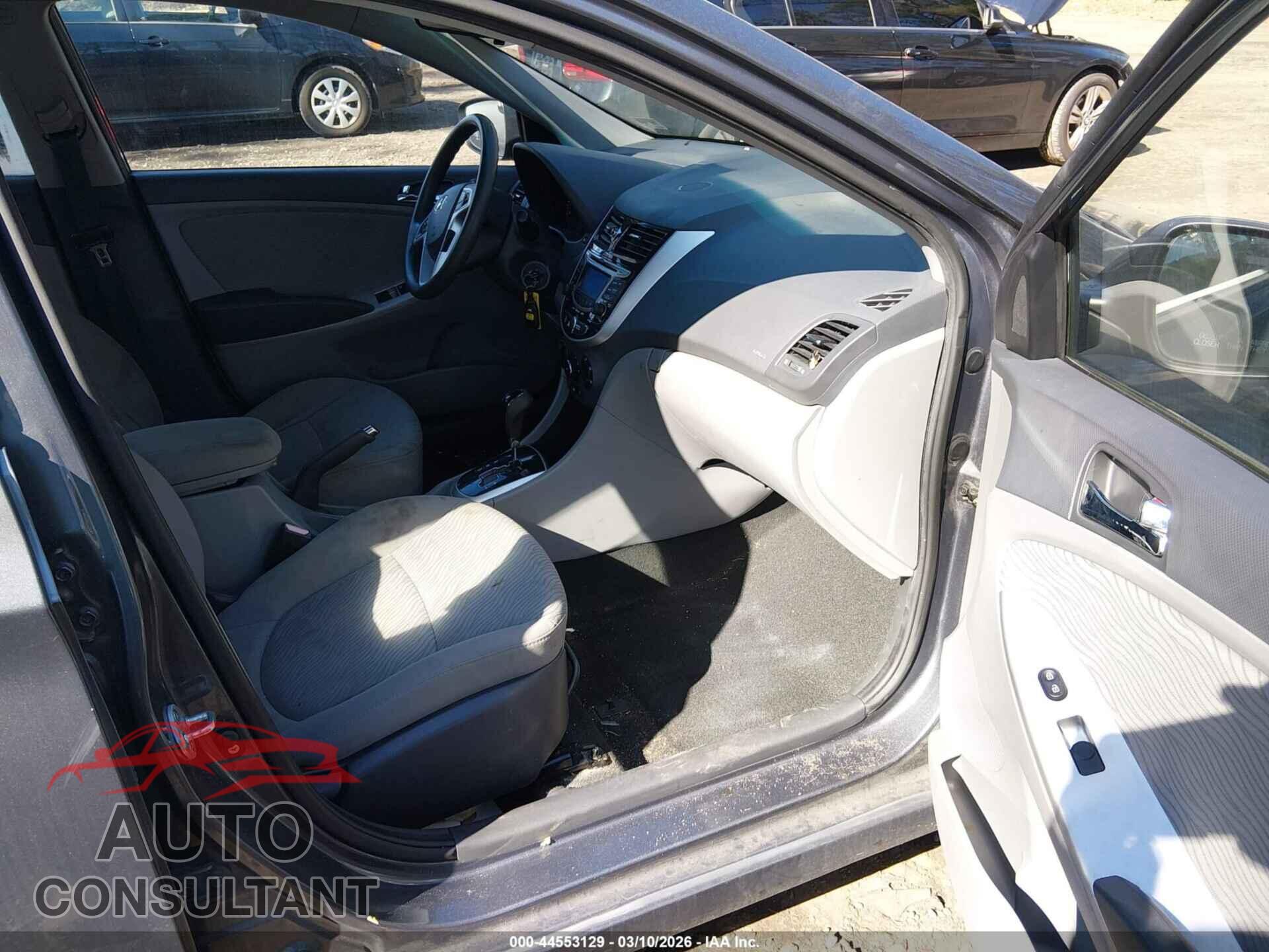 HYUNDAI ACCENT 2012 - KMHCU4AE6CU136080