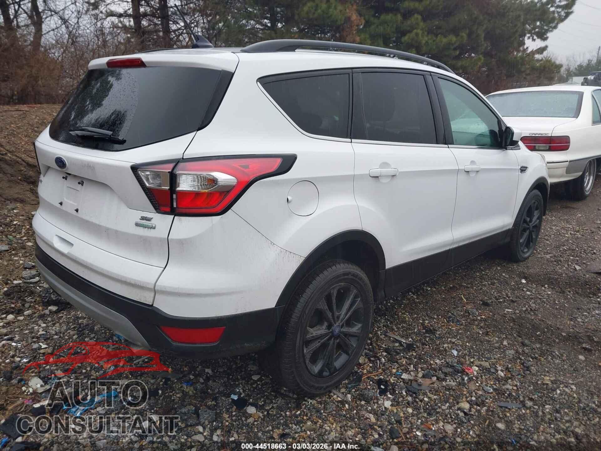 FORD ESCAPE 2018 - 1FMCU0GD2JUB09785