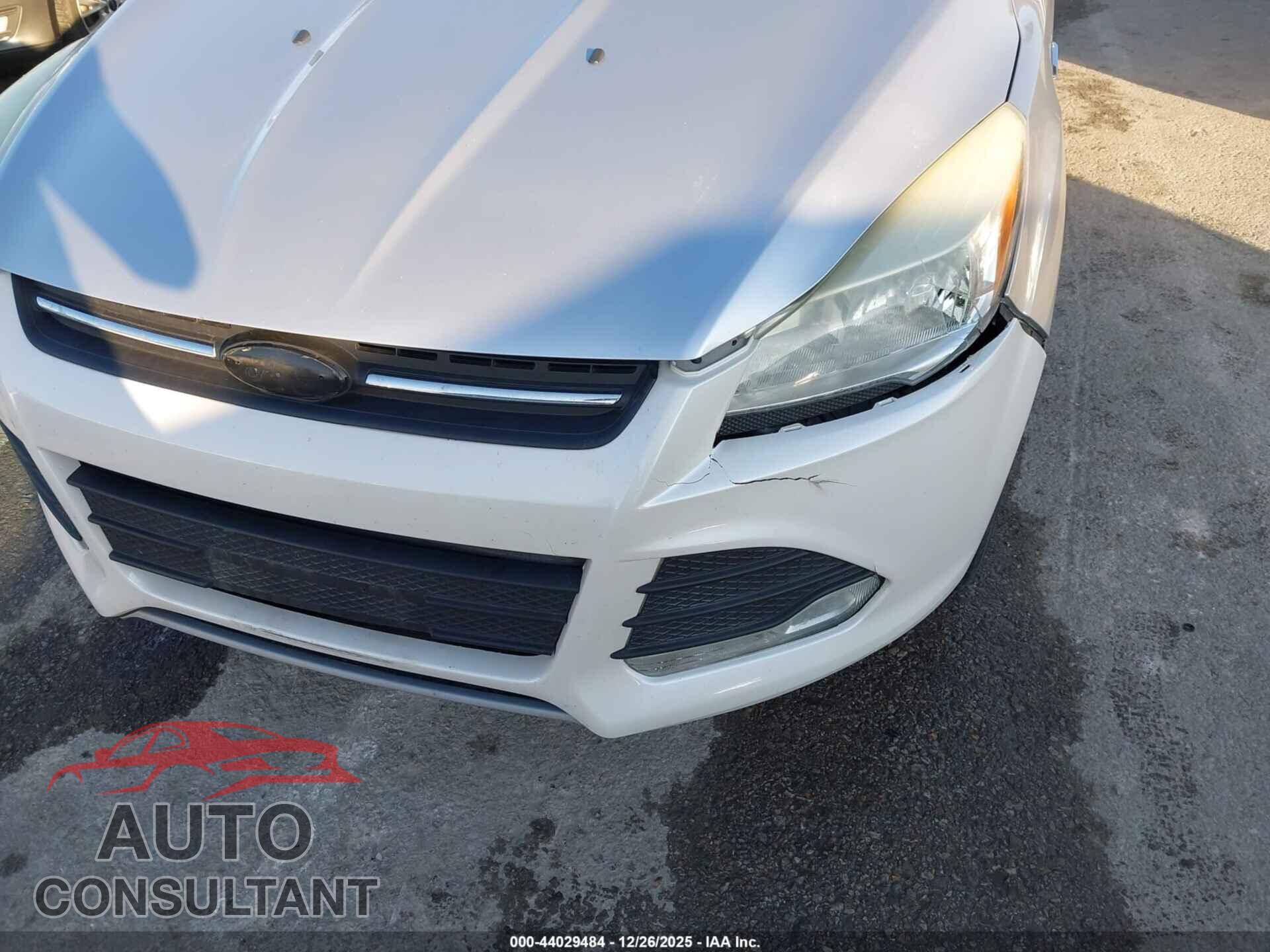 FORD ESCAPE 2015 - 1FMCU0F7XFUC01312