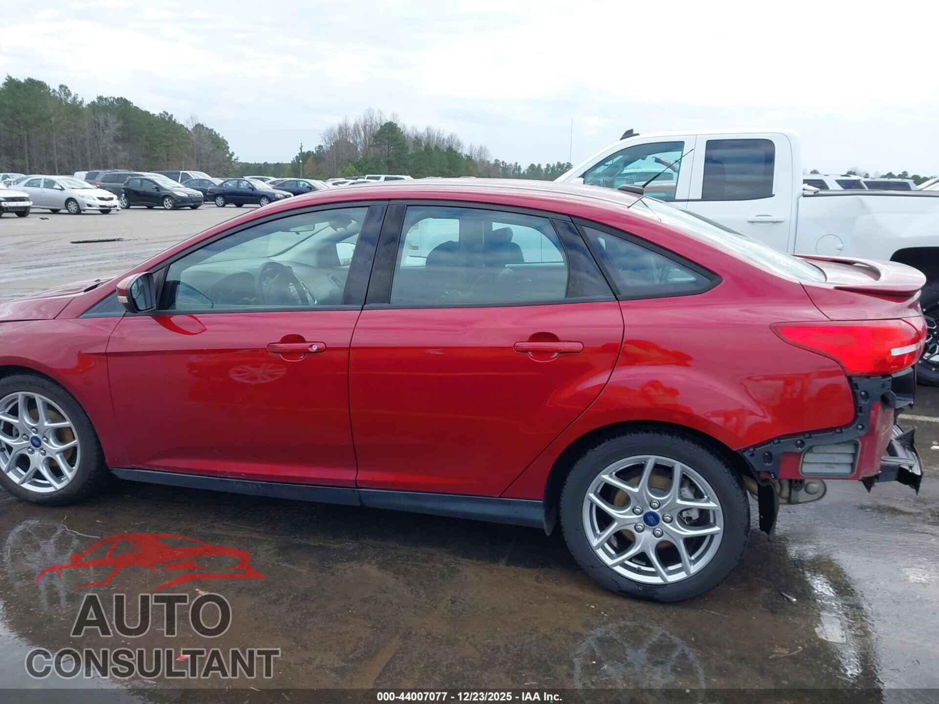FORD FOCUS 2015 - 1FADP3F20FL214698
