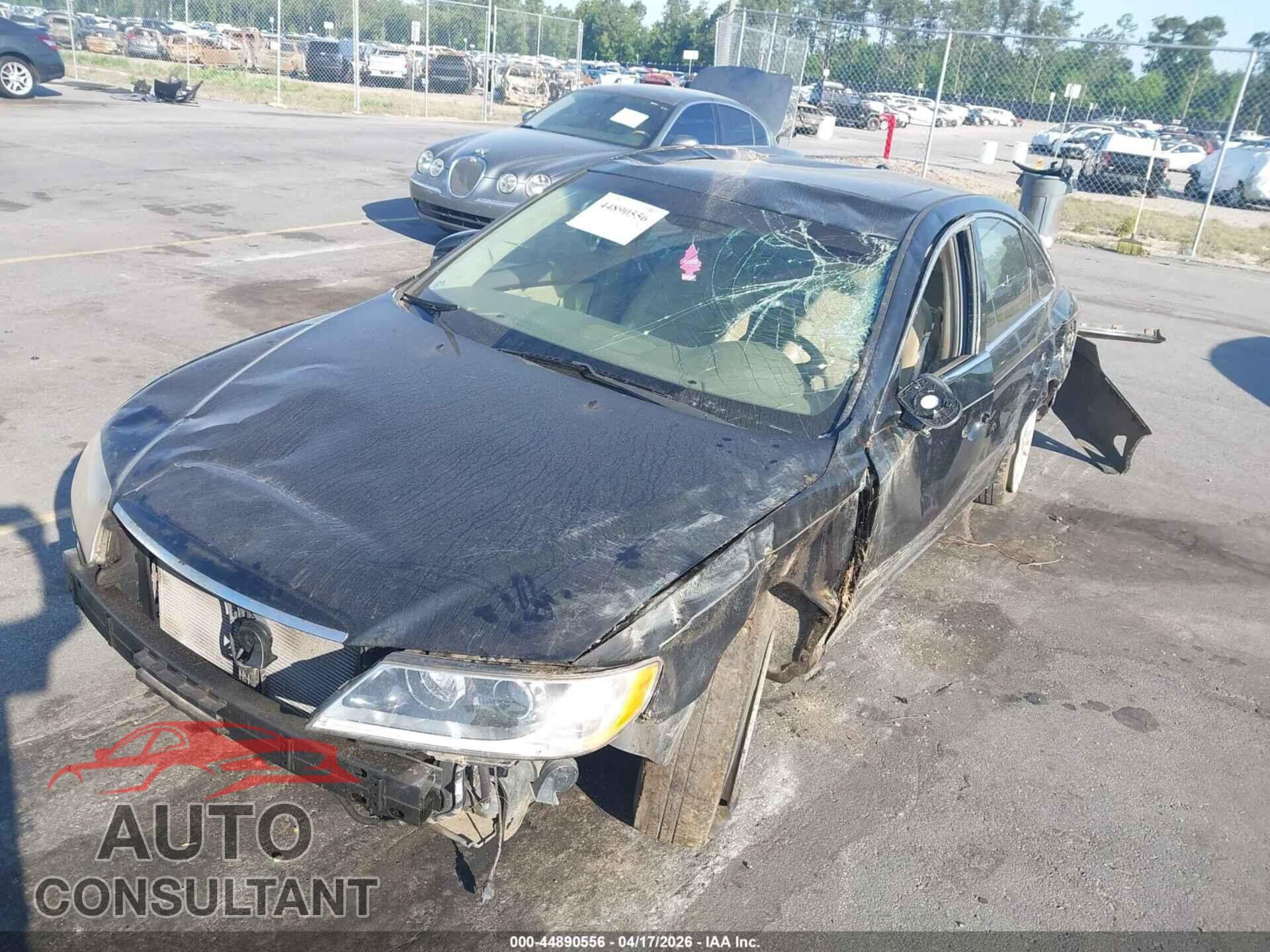 HYUNDAI AZERA 2011 - KMHFC4DF8BA526943