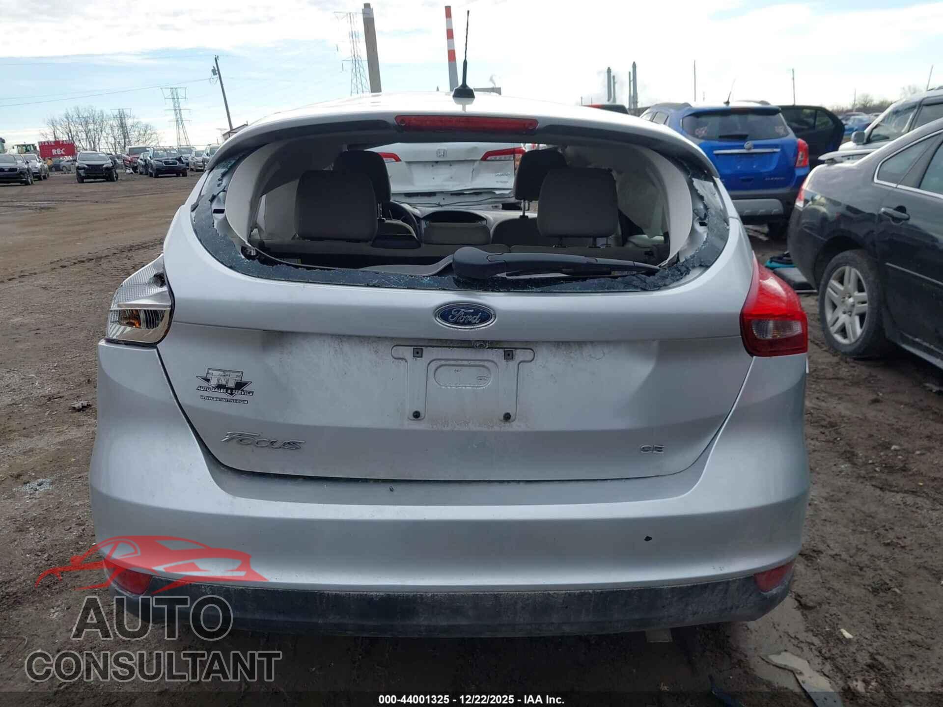FORD FOCUS 2017 - 1FADP3K22HL264365