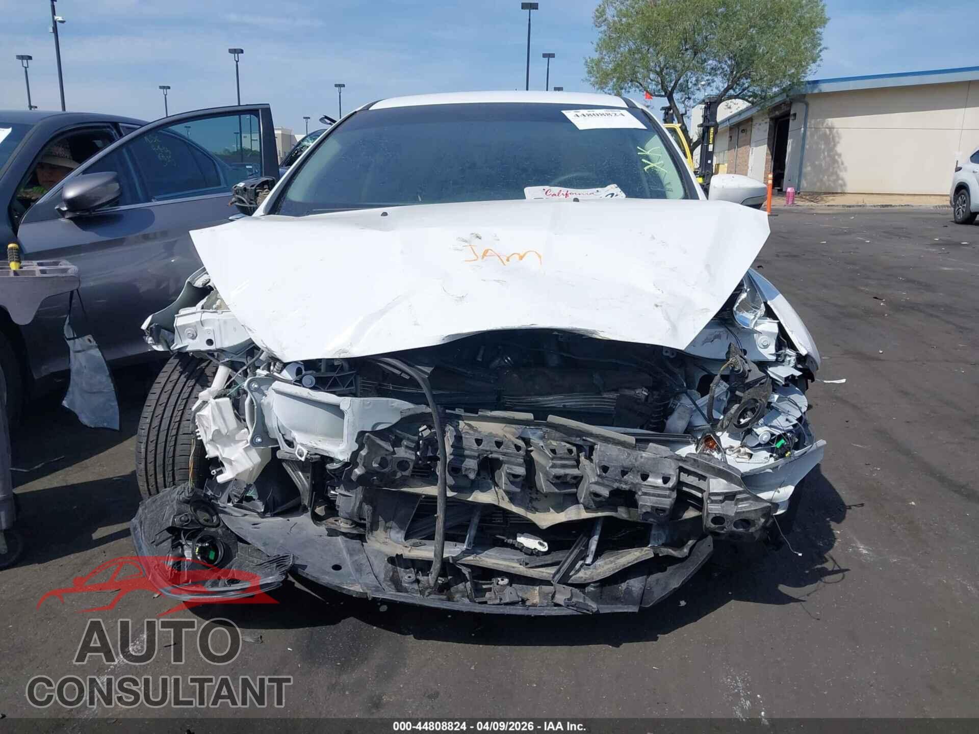 FORD FOCUS 2017 - 1FADP3F25HL325329