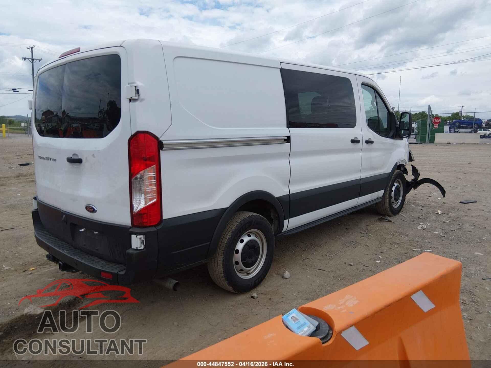 FORD TRANSIT-150 2022 - 1FTYE1Y8XNKA61954