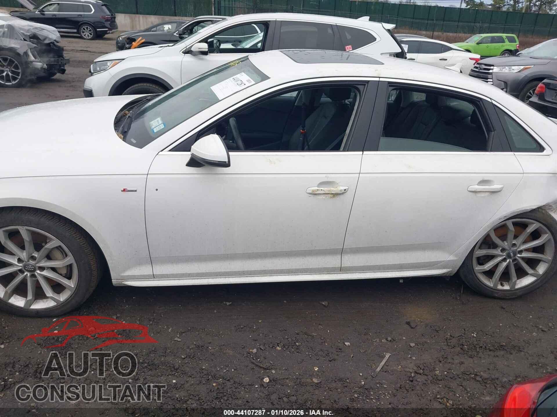 AUDI A4 2019 - WAUDNAF43KN020068
