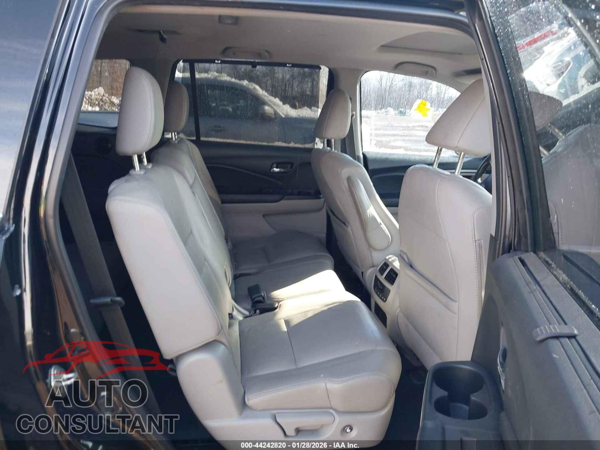 HONDA PILOT 2019 - 5FNYF6H56KB093051