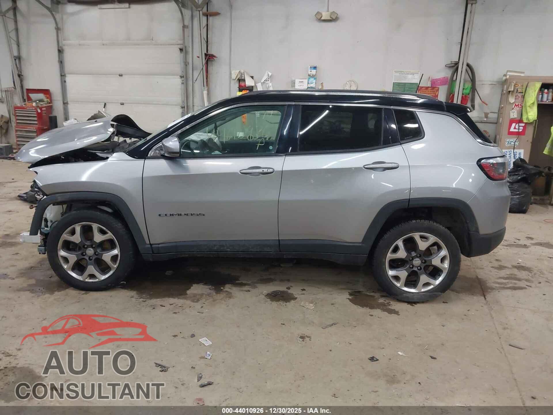 JEEP COMPASS 2018 - 3C4NJDCB8JT463550