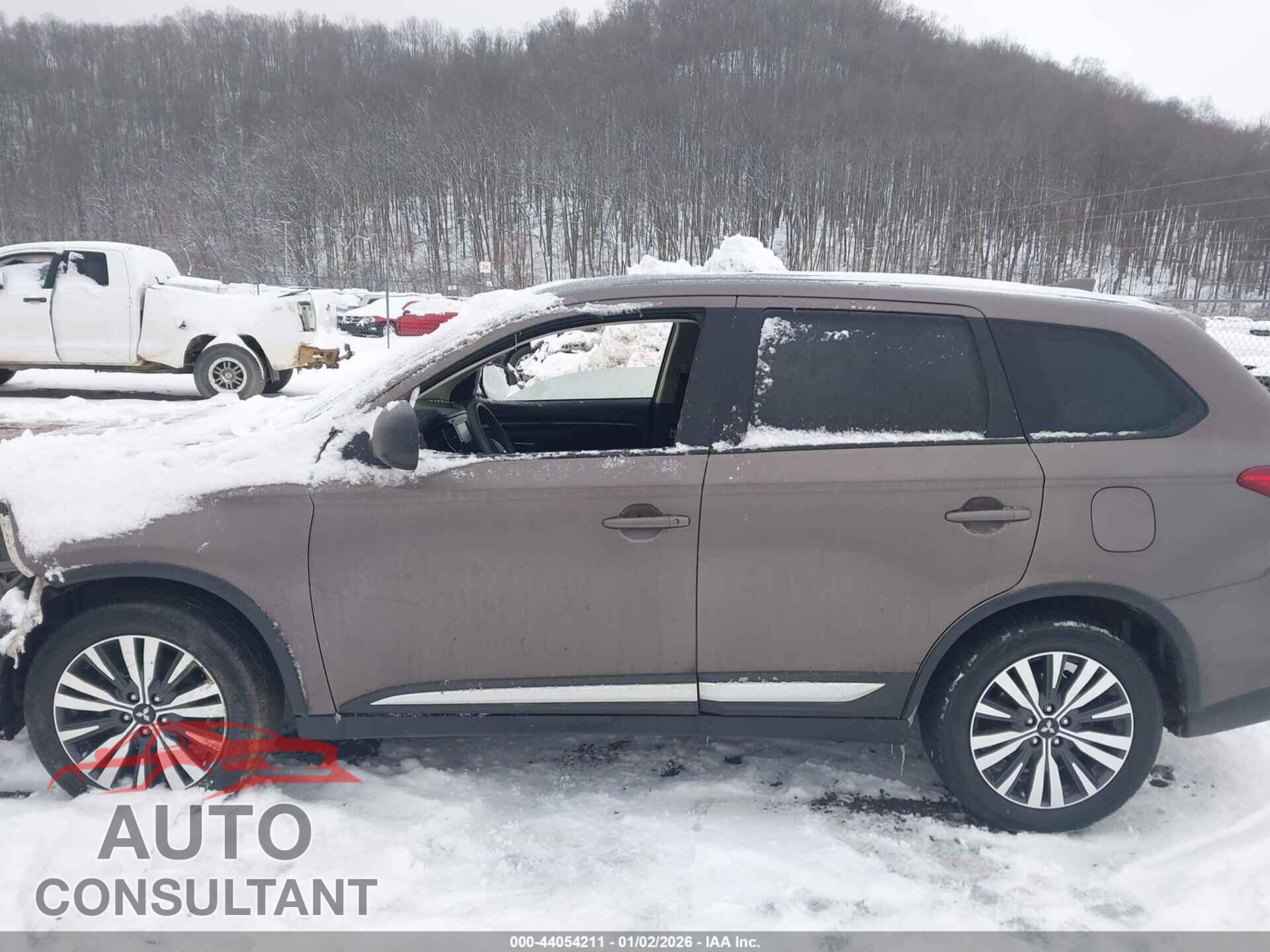 MITSUBISHI OUTLANDER 2020 - JA4AD2A31LZ033239