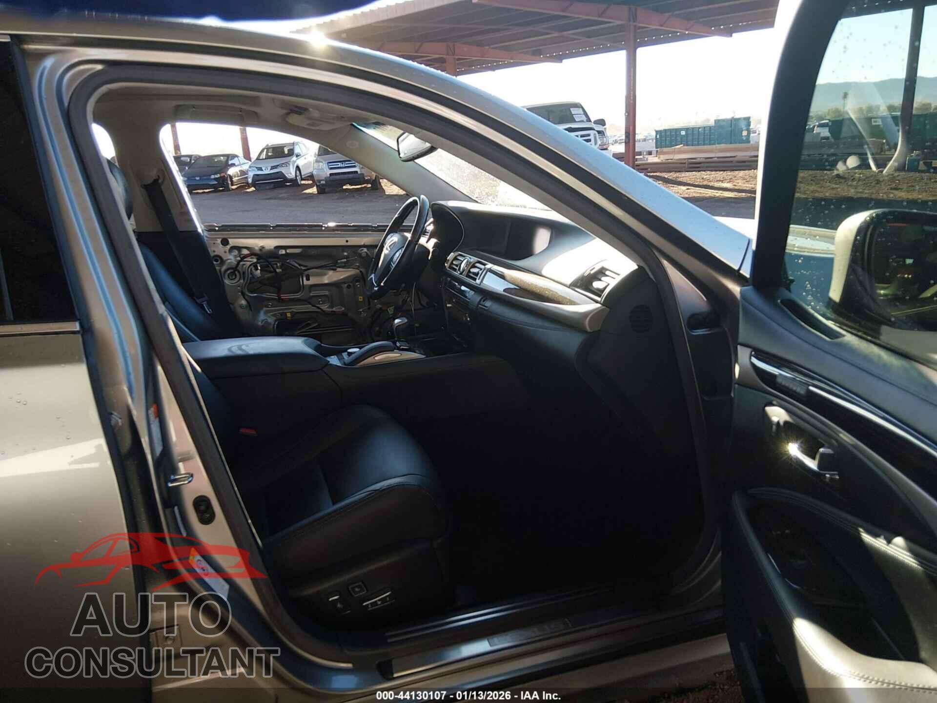LEXUS LS 460 2017 - JTHGL1EF8H5057861