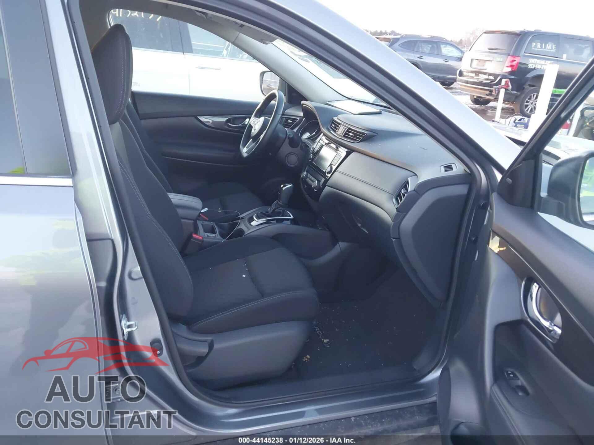 NISSAN ROGUE 2018 - KNMAT2MV1JP577237
