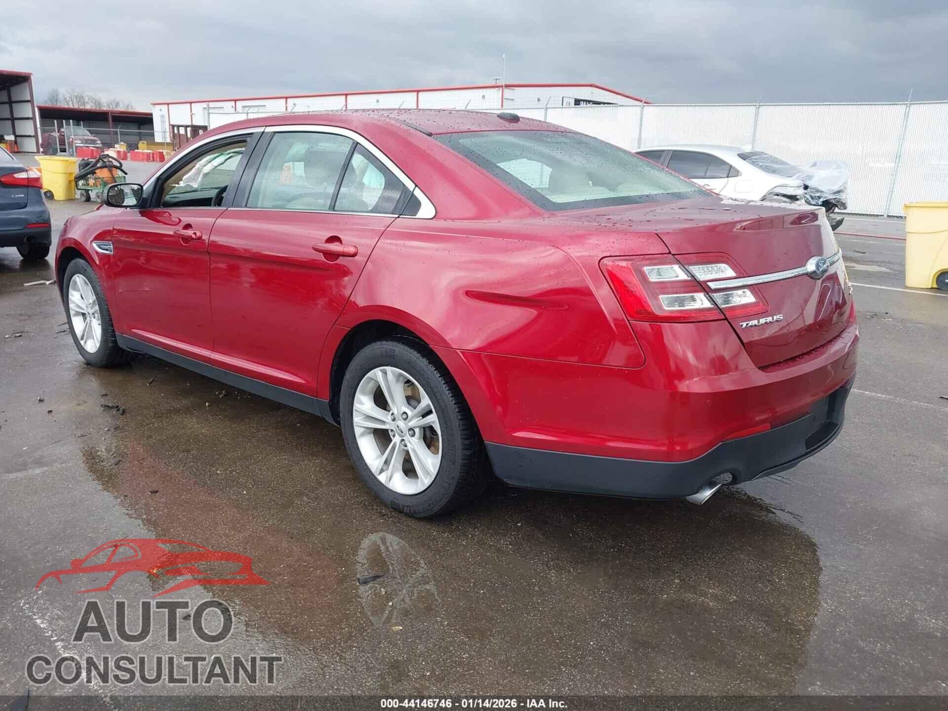 FORD TAURUS 2018 - 1FAHP2E81JG119361