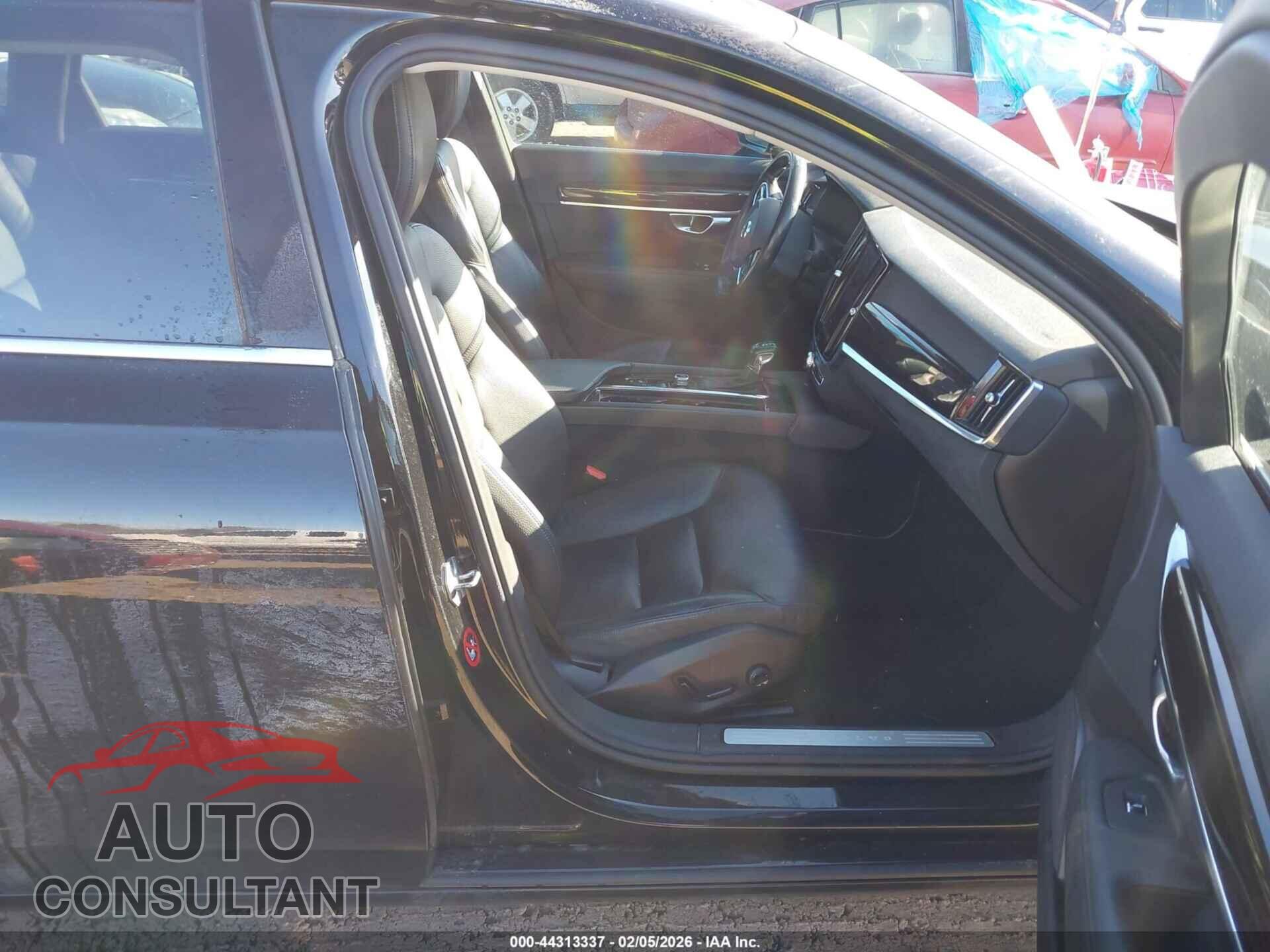 VOLVO S90 2018 - LVY992MK7JP017836