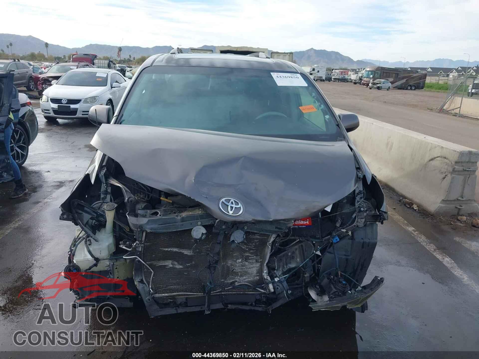 TOYOTA SIENNA 2013 - 5TDXK3DC8DS294183