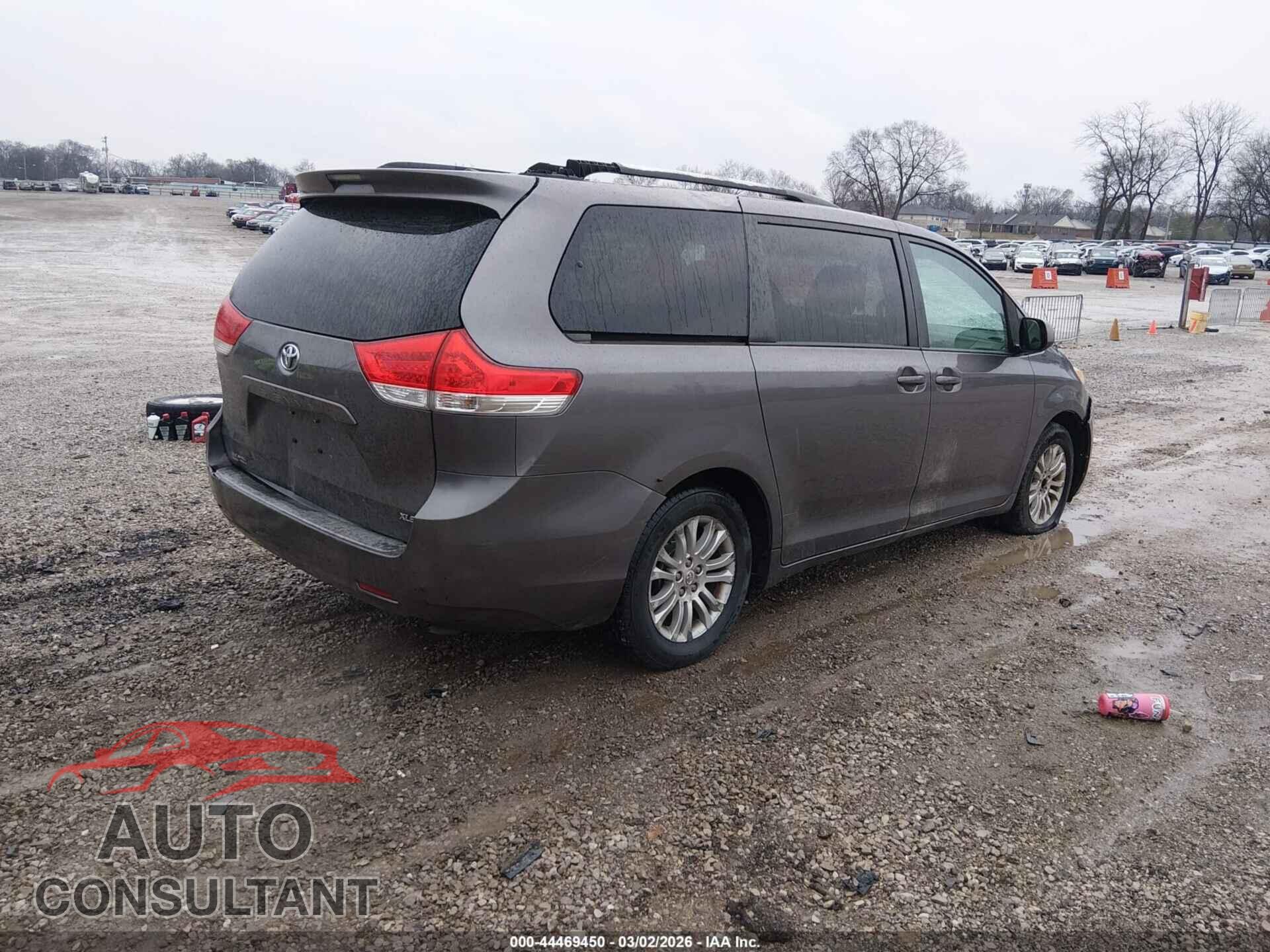 TOYOTA SIENNA 2011 - 5TDYK3DC2BS032032