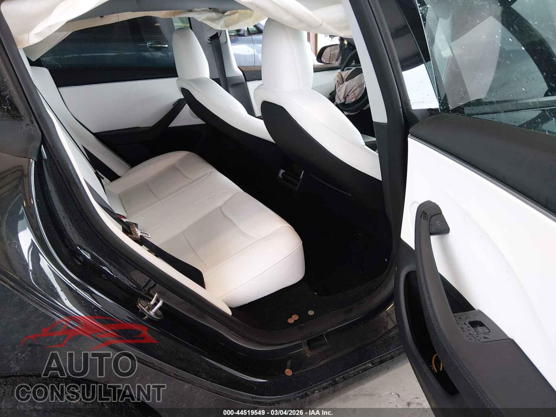 TESLA MODEL 3 2025 - 5YJ3E1EA2SF059660