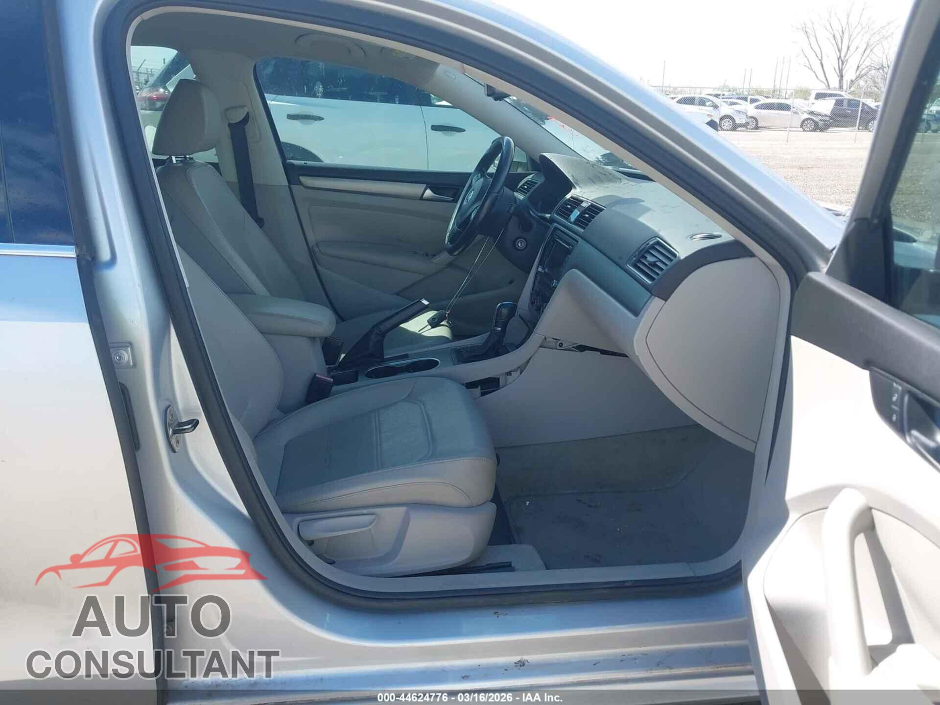 VOLKSWAGEN PASSAT 2014 - 1VWBT7A37EC041987