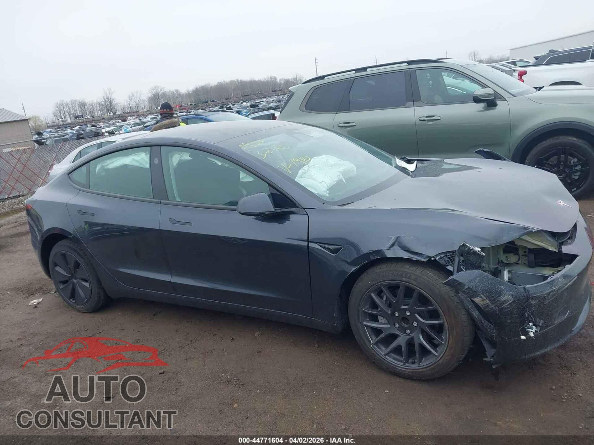TESLA MODEL 3 2025 - 5YJ3E1EA4SF027910