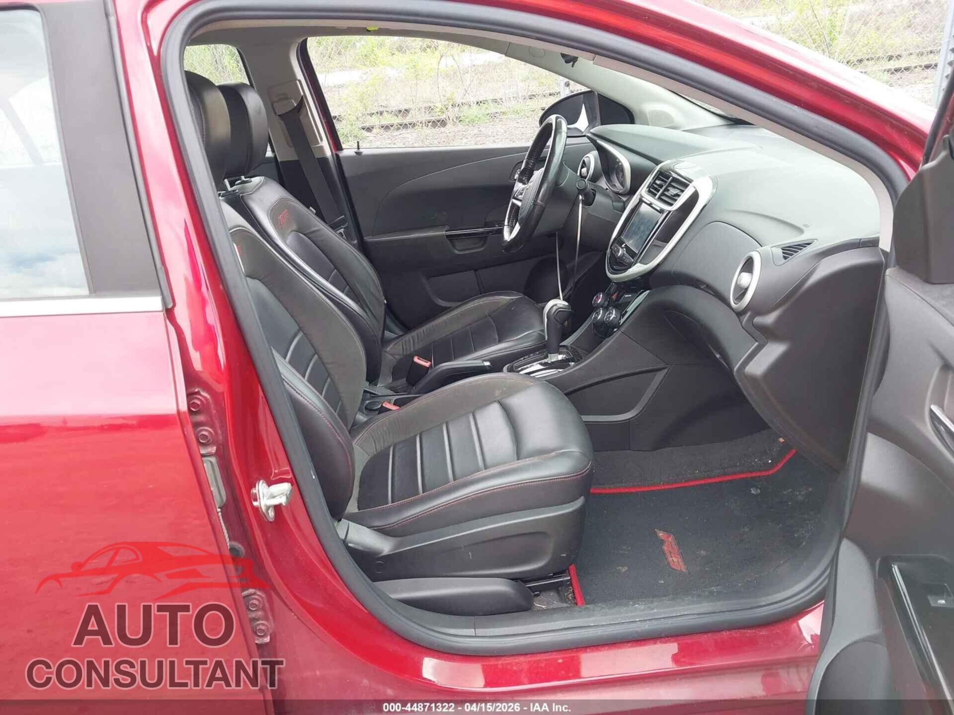CHEVROLET SONIC 2017 - 1G1JF5SB7H4162736