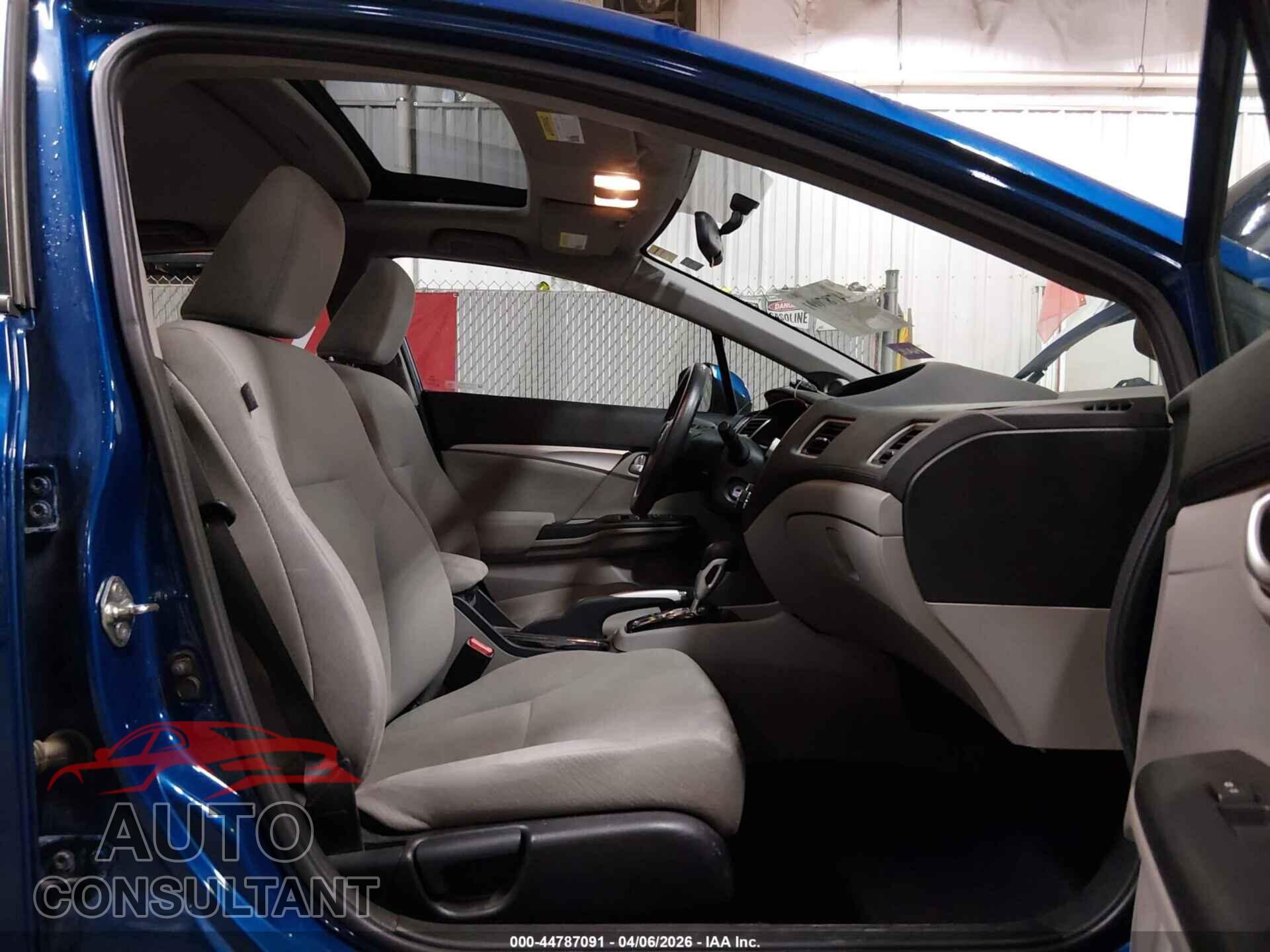 HONDA CIVIC 2013 - 19XFB2F80DE097727