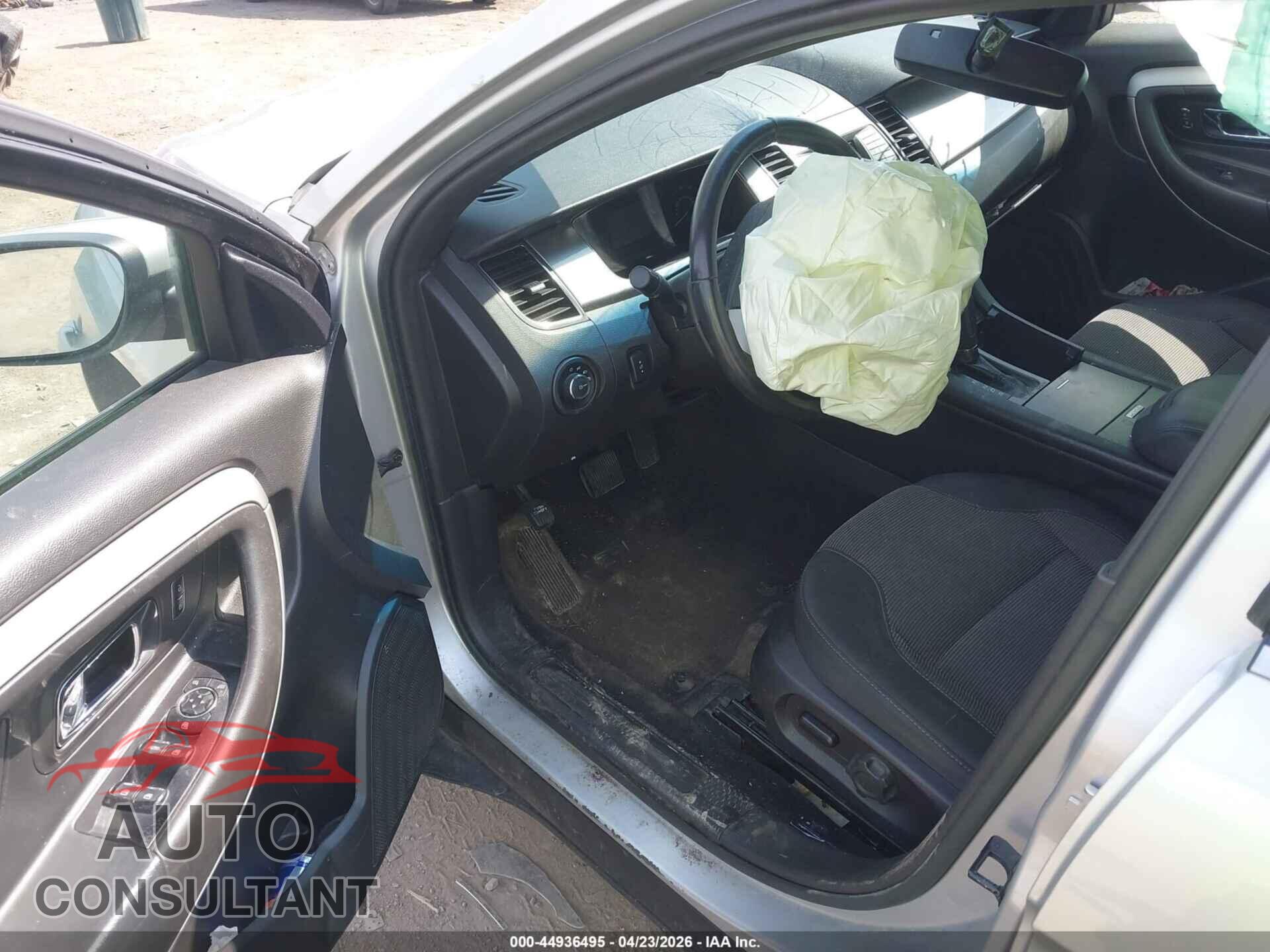 FORD TAURUS 2017 - 1FAHP2E86HG144413