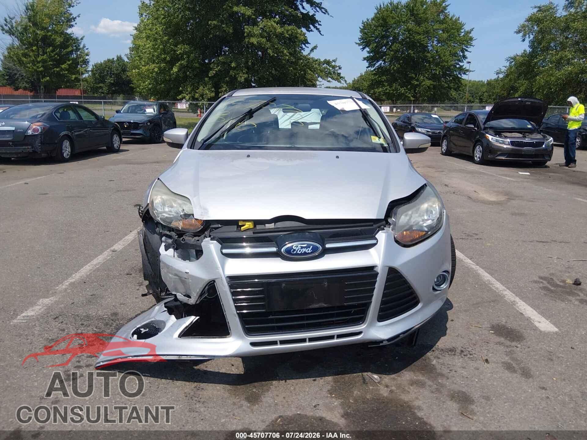 FORD FOCUS 2014 - 1FADP3N26EL146830