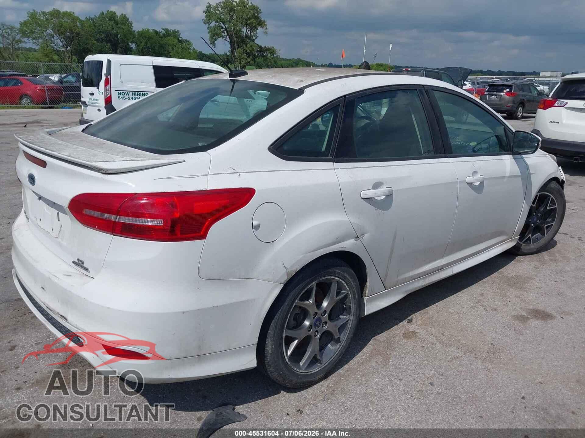 FORD FOCUS 2016 - 1FADP3F22GL301374