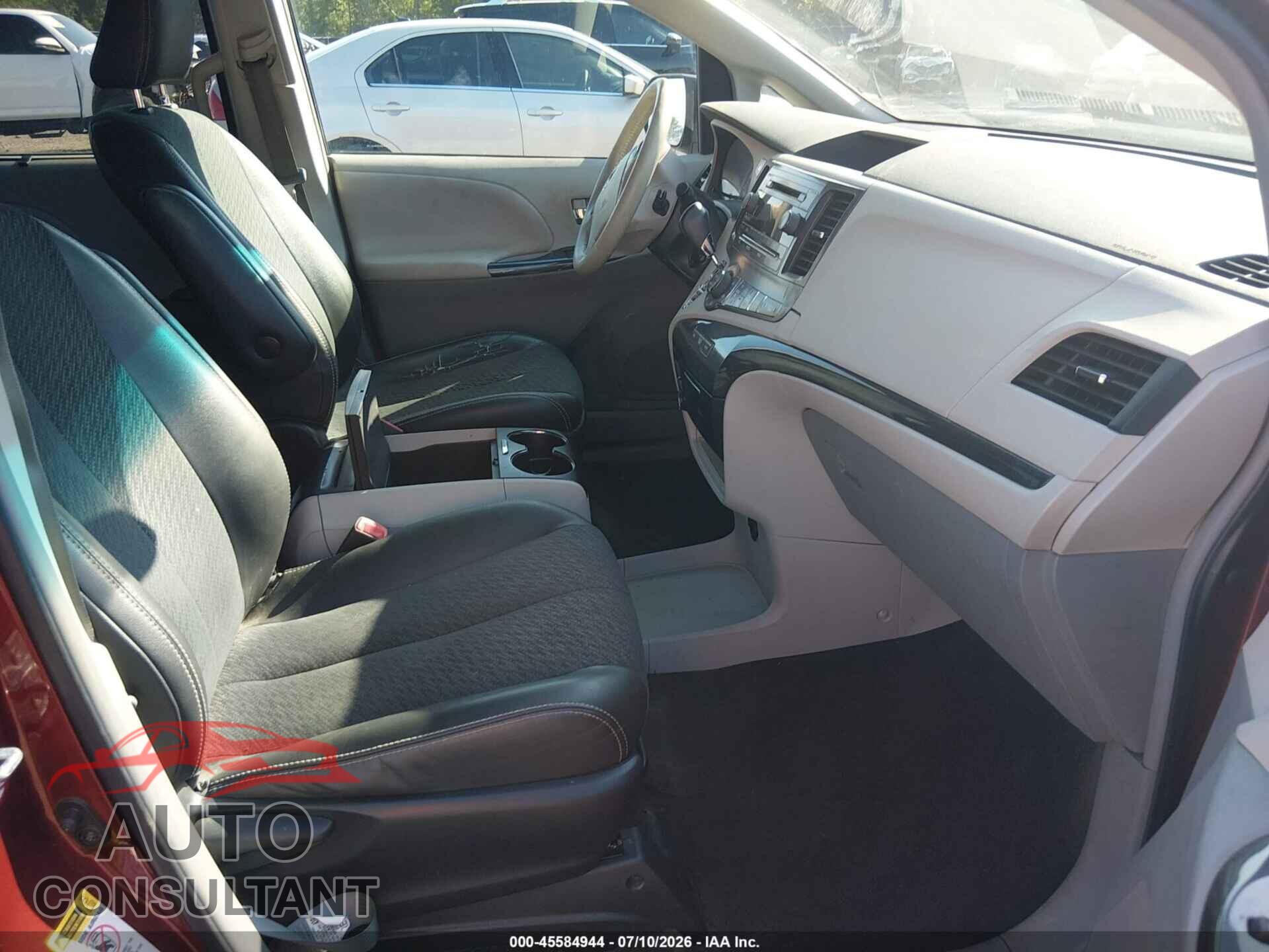 TOYOTA SIENNA 2013 - 5TDXK3DC8DS401104