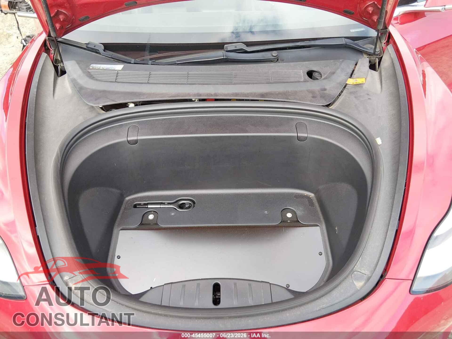 TESLA MODEL 3 2018 - 5YJ3E1EB0JF064315