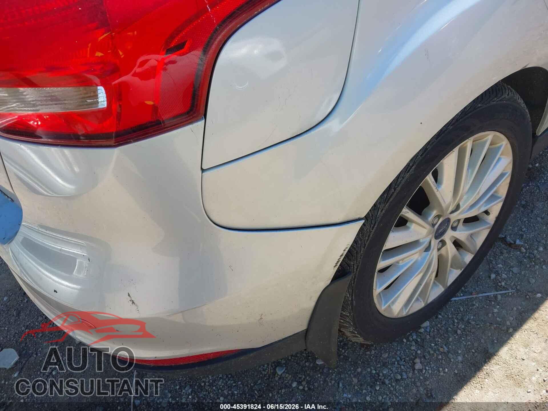 FORD FOCUS 2016 - 1FADP3N24GL388437