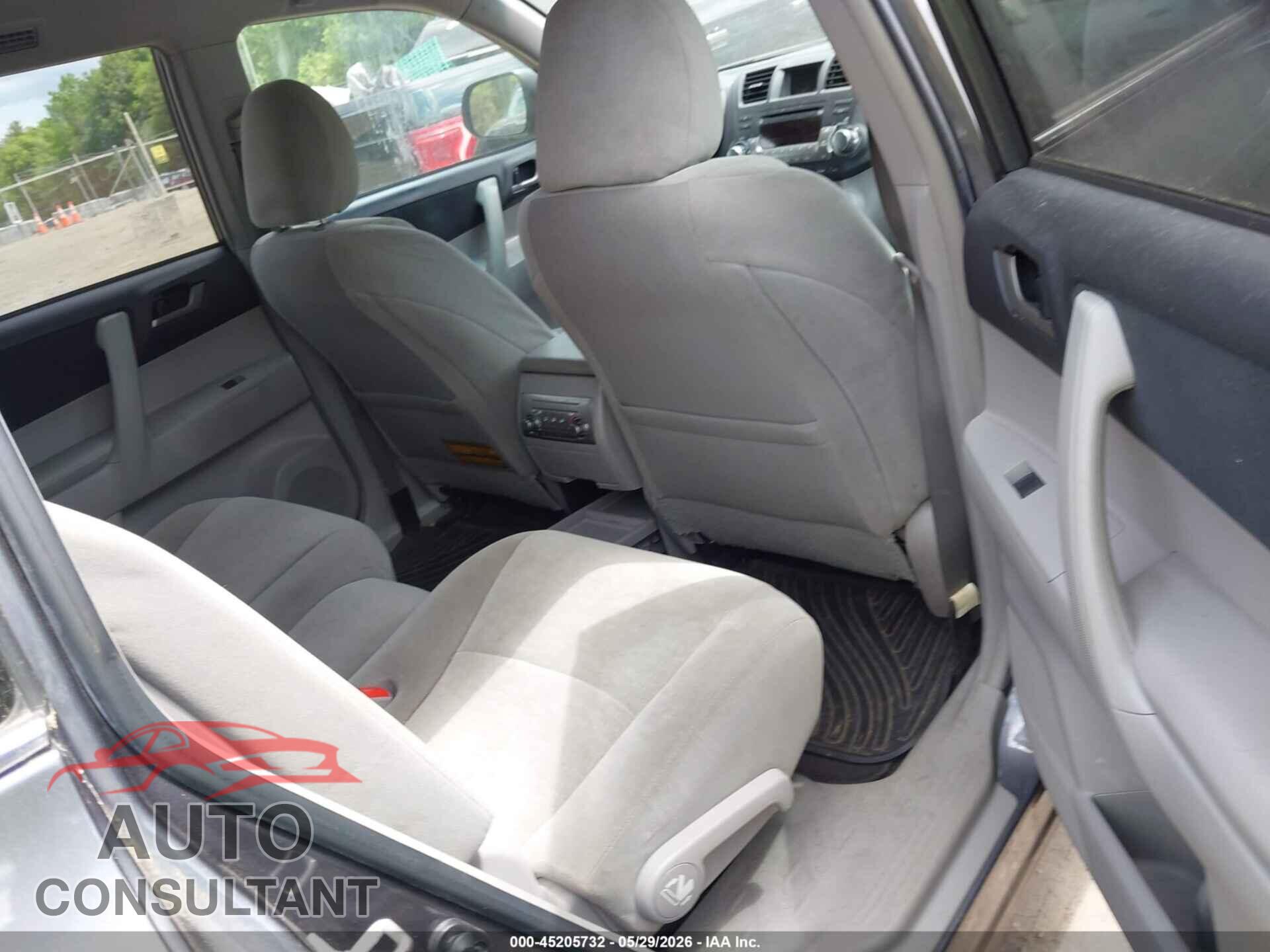 TOYOTA HIGHLANDER 2012 - 5TDBK3EH7CS128532