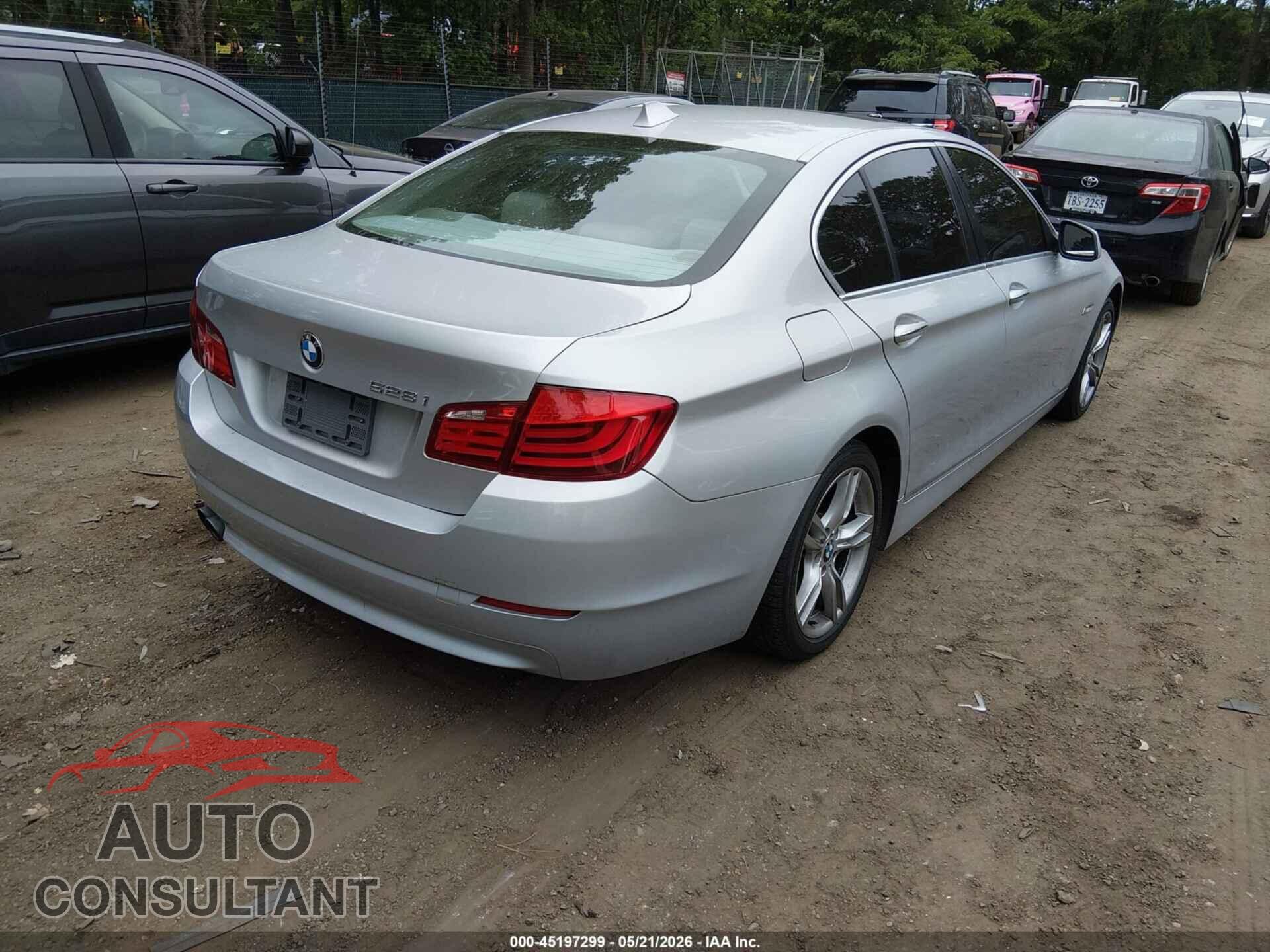 BMW 528I 2011 - WBAFR1C55BC737268