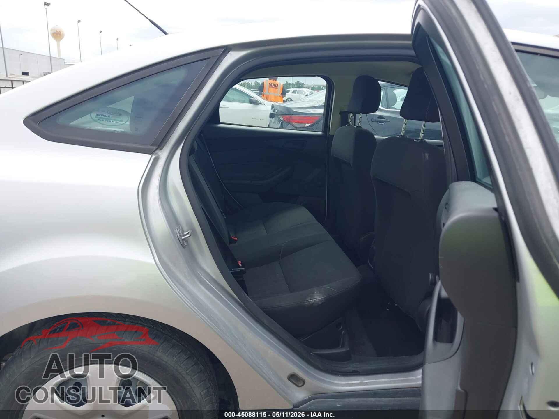 FORD FOCUS 2017 - 1FADP3E21HL342372