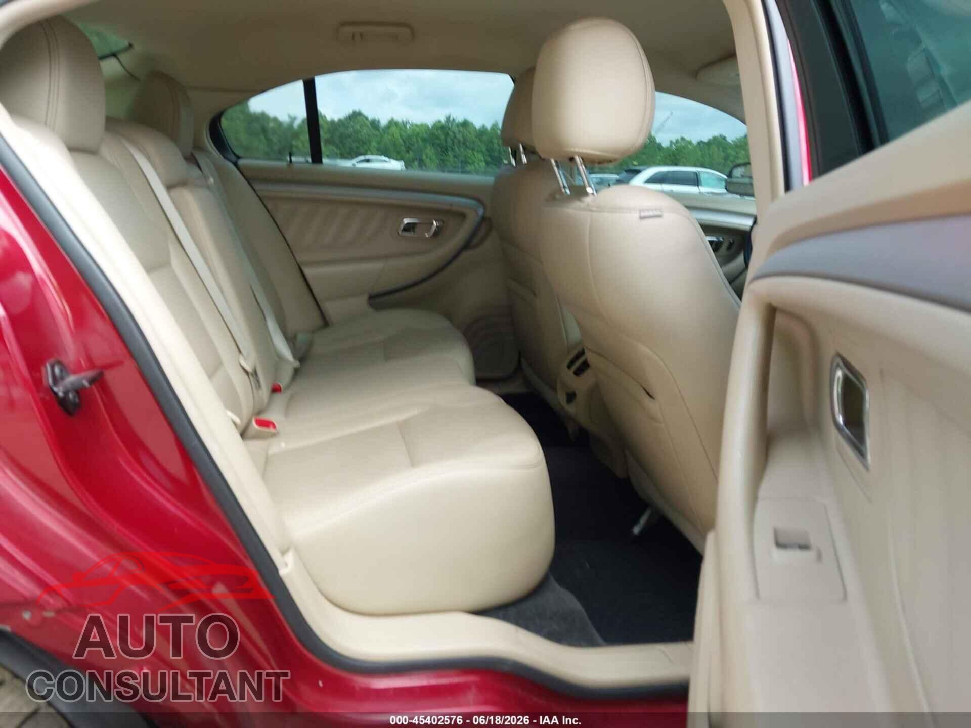 FORD TAURUS 2017 - 1FAHP2E84HG116416