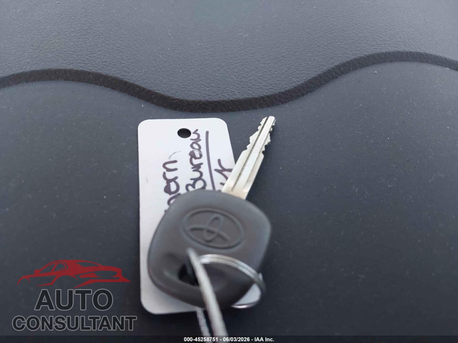 TOYOTA COROLLA 2011 - 2T1BU4EEXBC581203