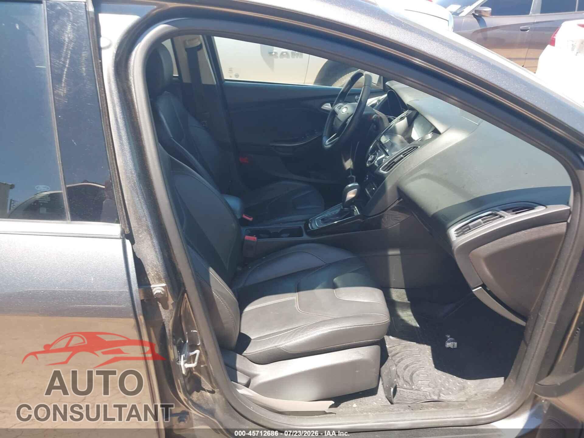 FORD FOCUS 2016 - 1FADP3N26GL407392