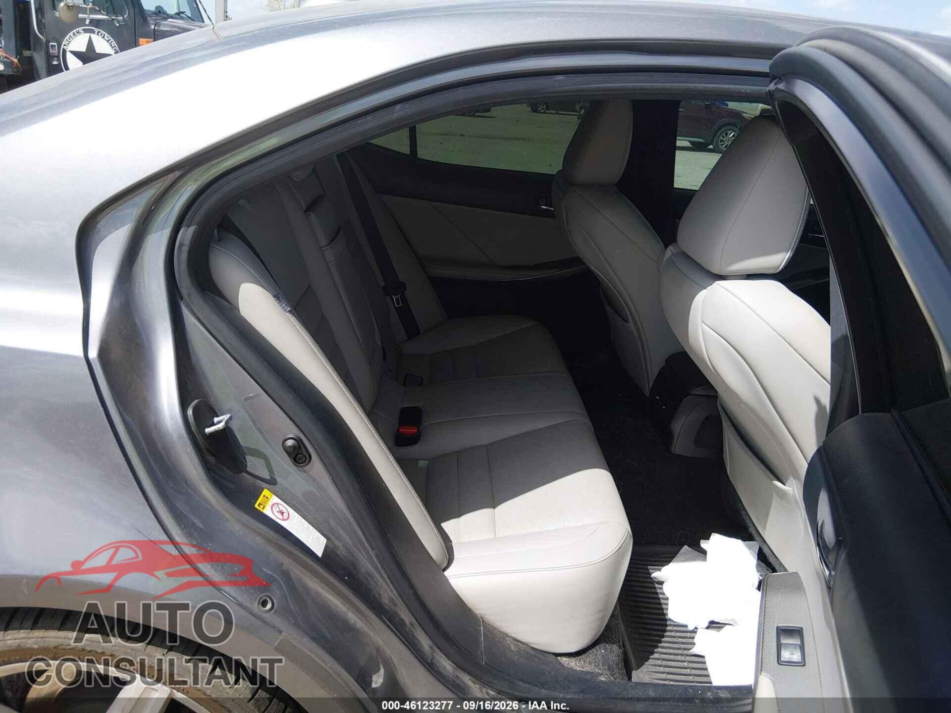 LEXUS IS 250 2015 - JTHCF1D26F5023855